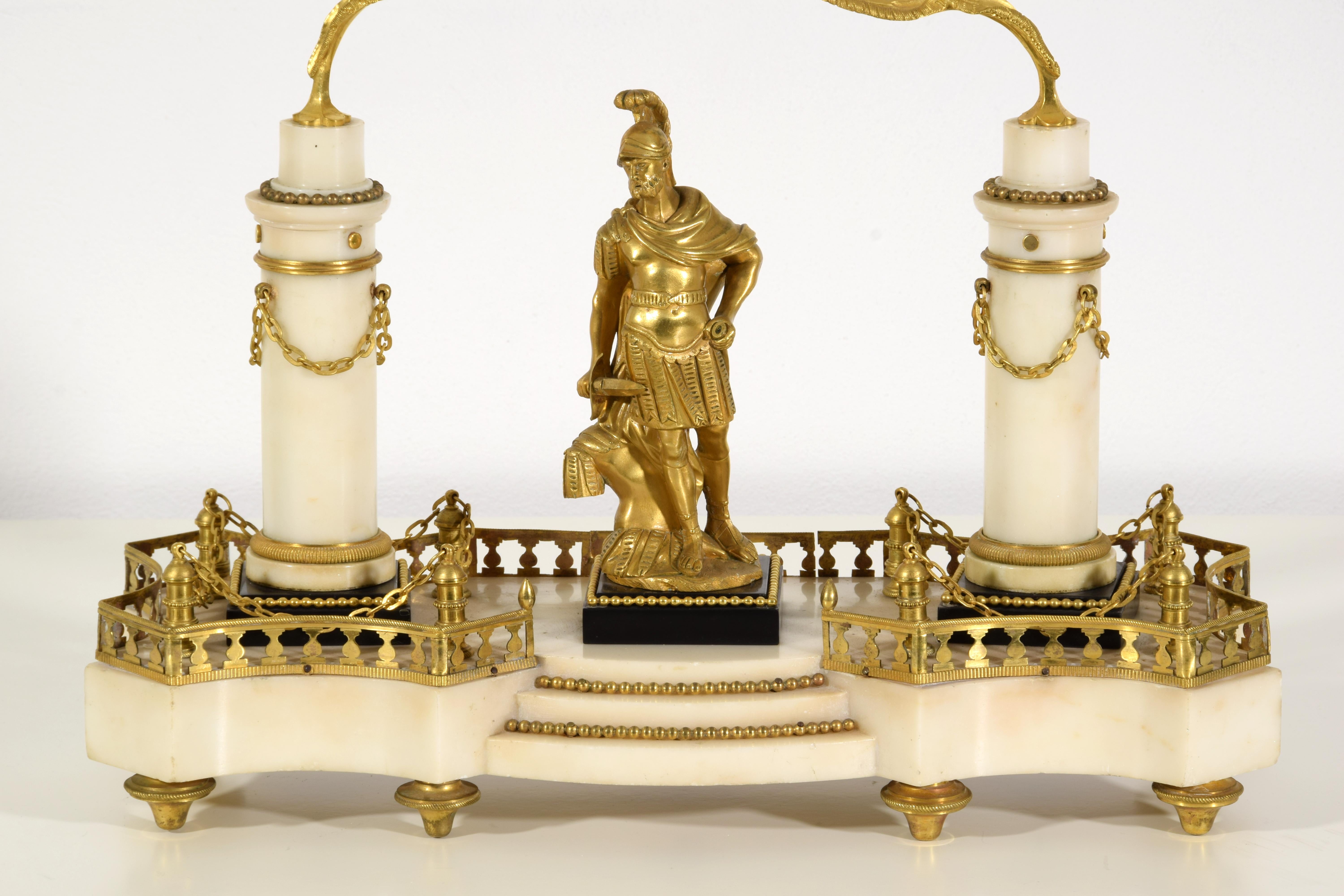 Centrotavola francese in marmo e bronzo dorato del XIX secolo in vendita 7