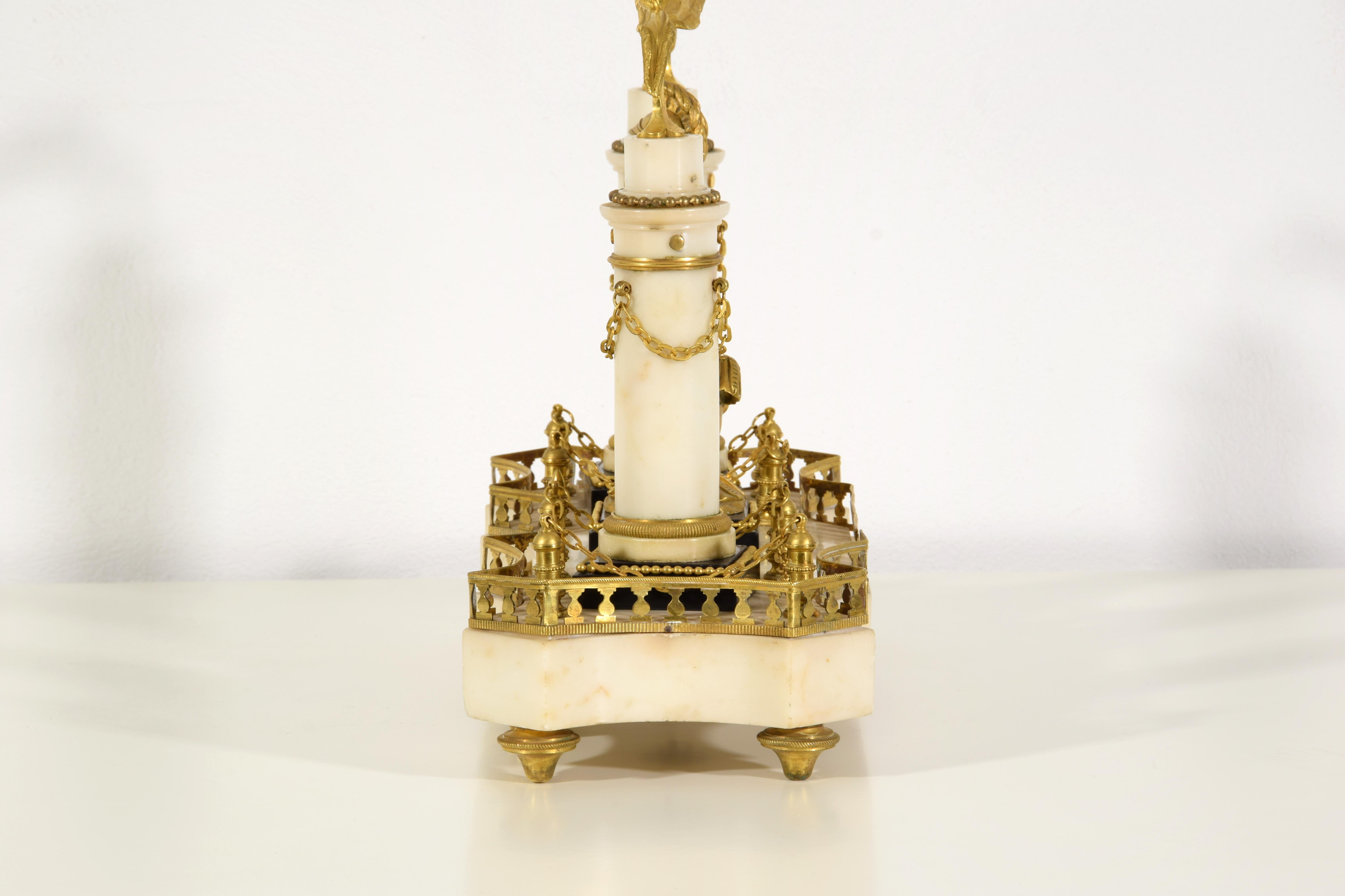 Centrotavola francese in marmo e bronzo dorato del XIX secolo in vendita 14