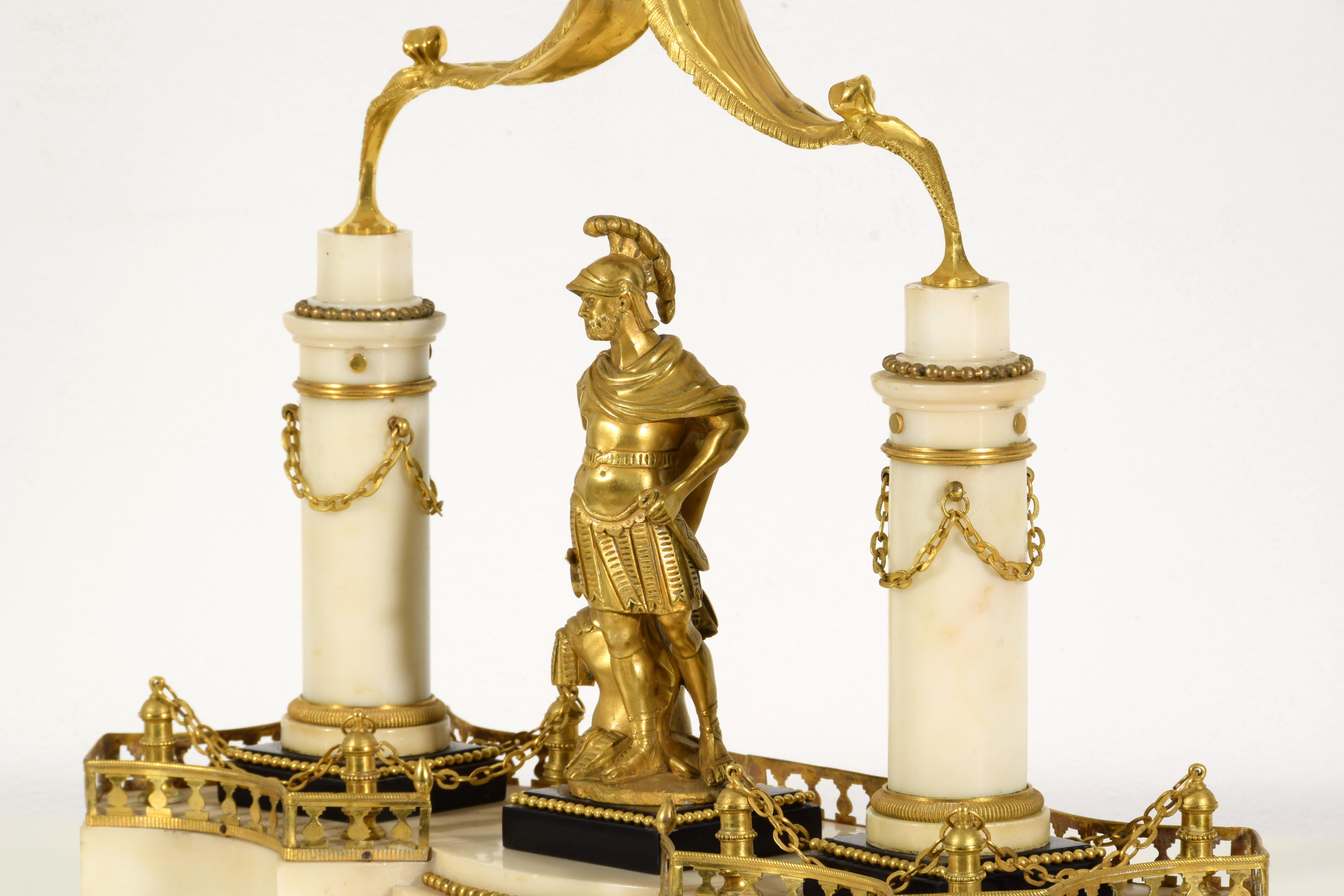 Bronze Centre de table français du 19e siècle en marbre et bronze doré en vente