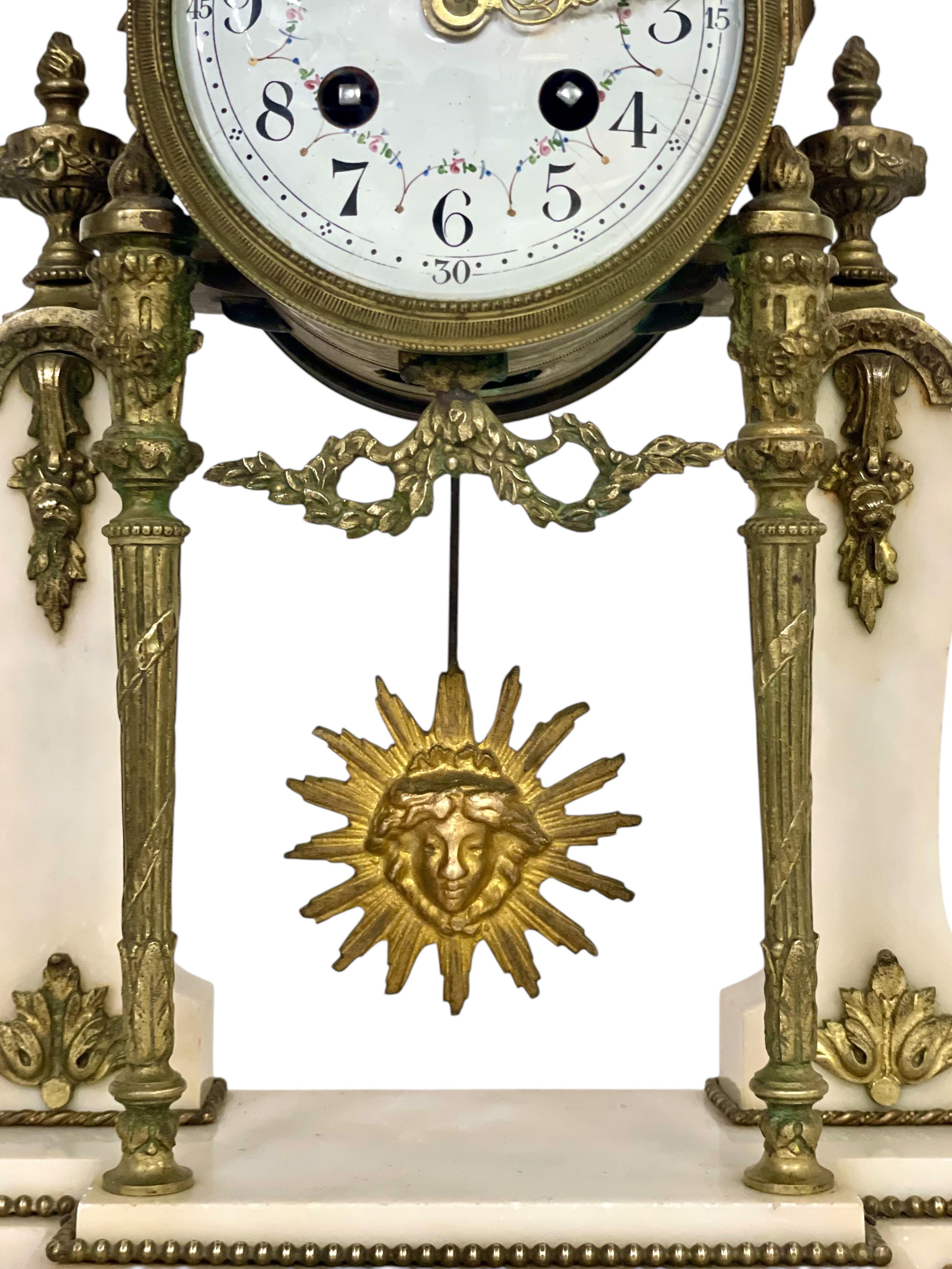 19th Century French Marble and Gilt Bronze Portico Clock In Good Condition For Sale In LA CIOTAT, FR