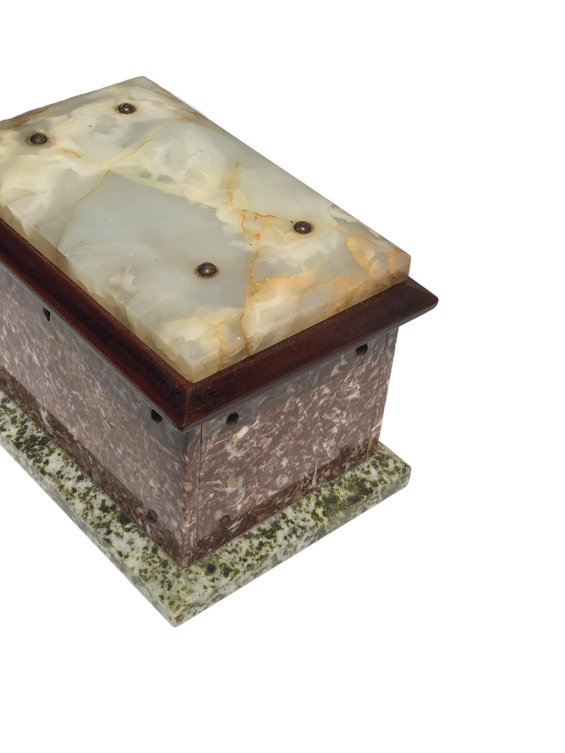 Marmo Scatola o scrigno per gioielli in marmo e onice francese del XIX secolo in vendita