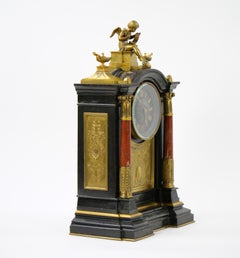 Pendule de cheminée figurative en marbre et bronze du 19ème siècle signée par Japy Frères