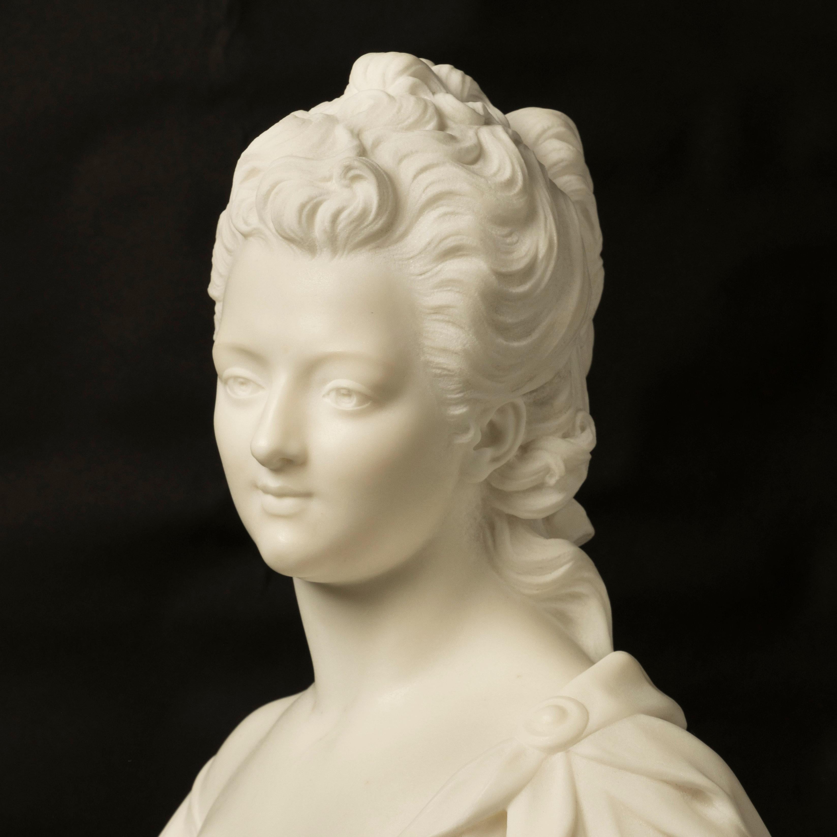 XIXe siècle Buste en marbre français du 19e siècle représentant une dame classique en vente