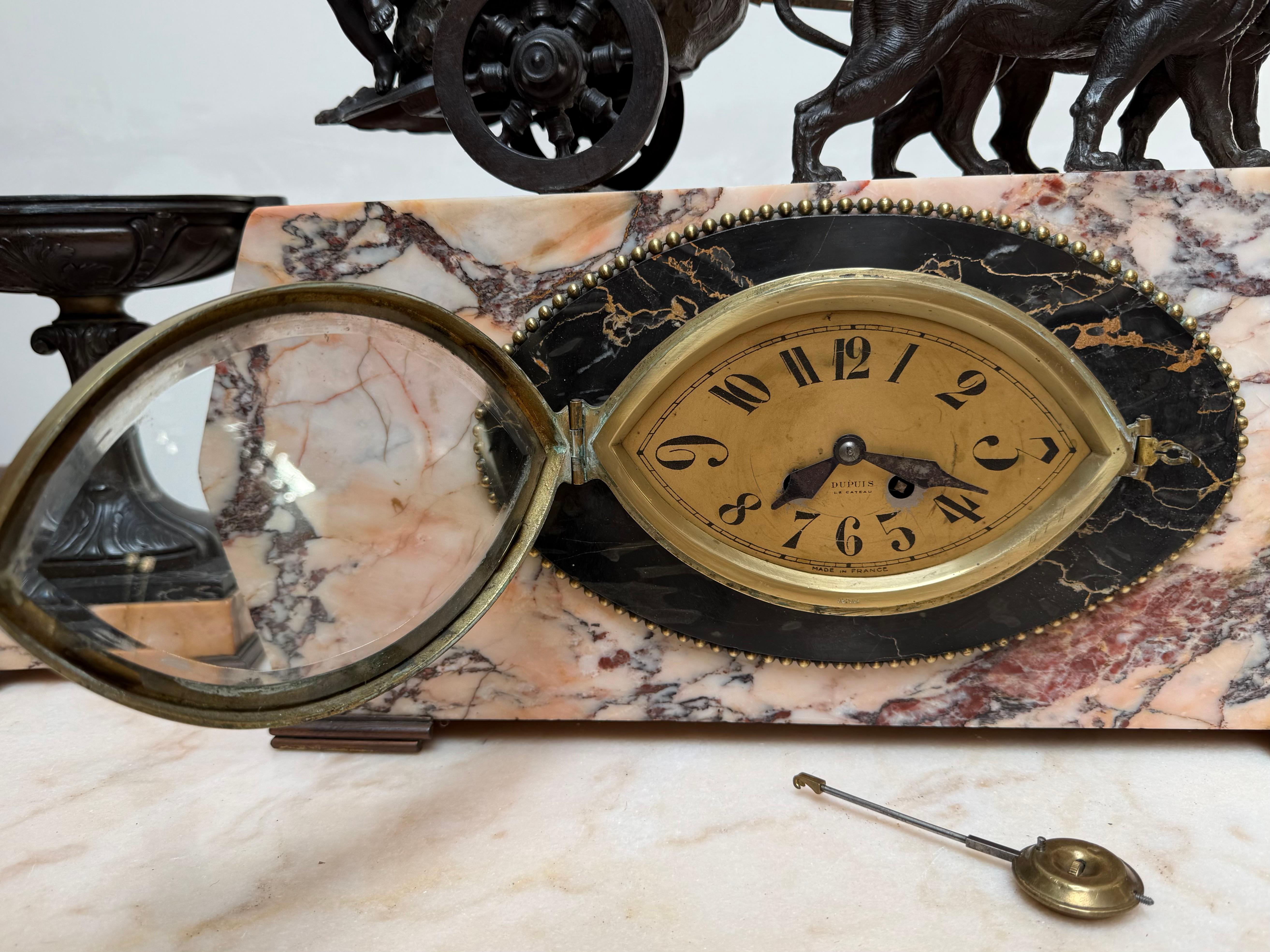 19th Century French Marble Clock Set / Garniture Putto Chariot Drawn by Panthers en venta 3