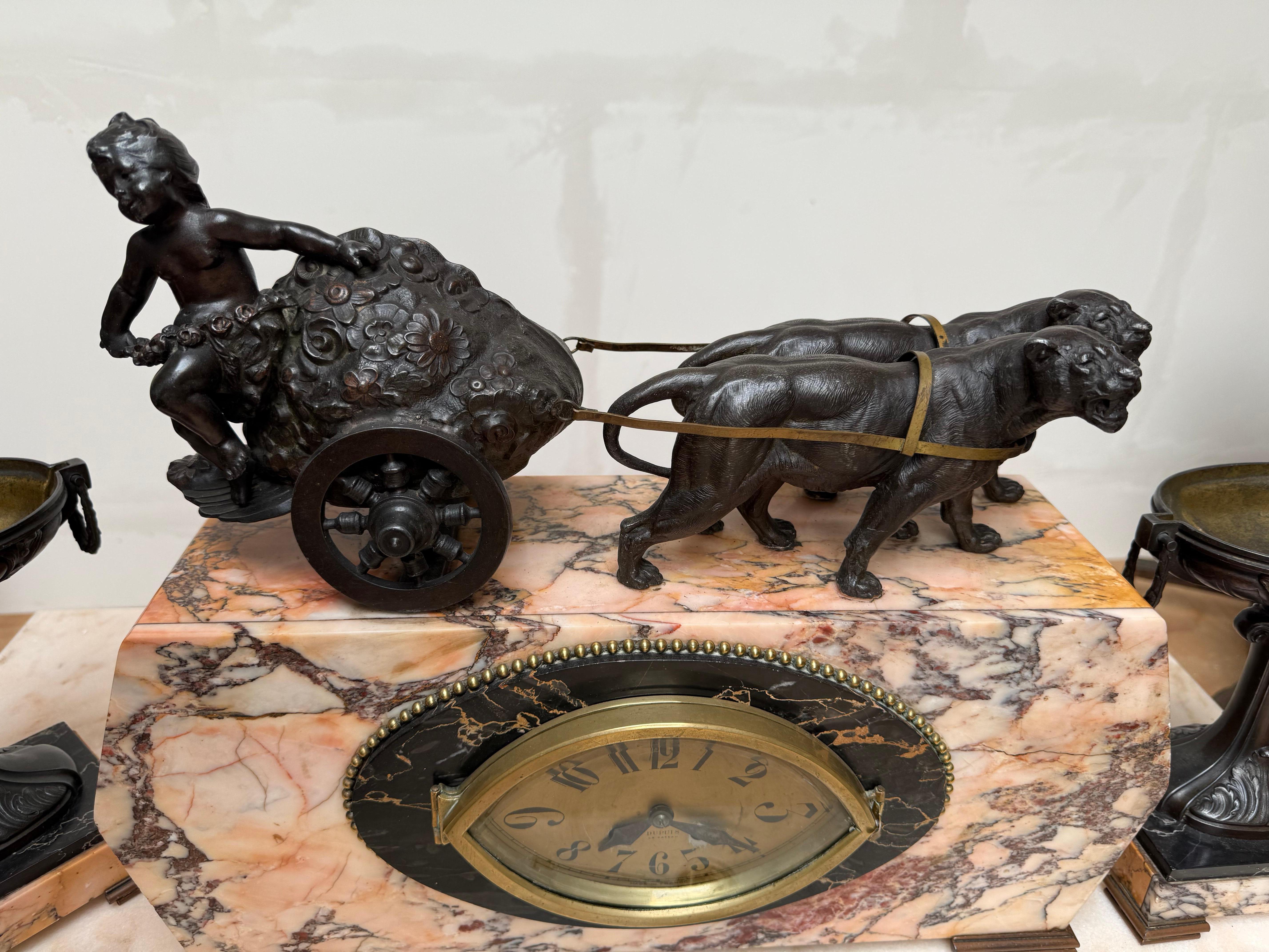 19th Century French Marble Clock Set / Garniture Putto Chariot Drawn by Panthers en venta 10