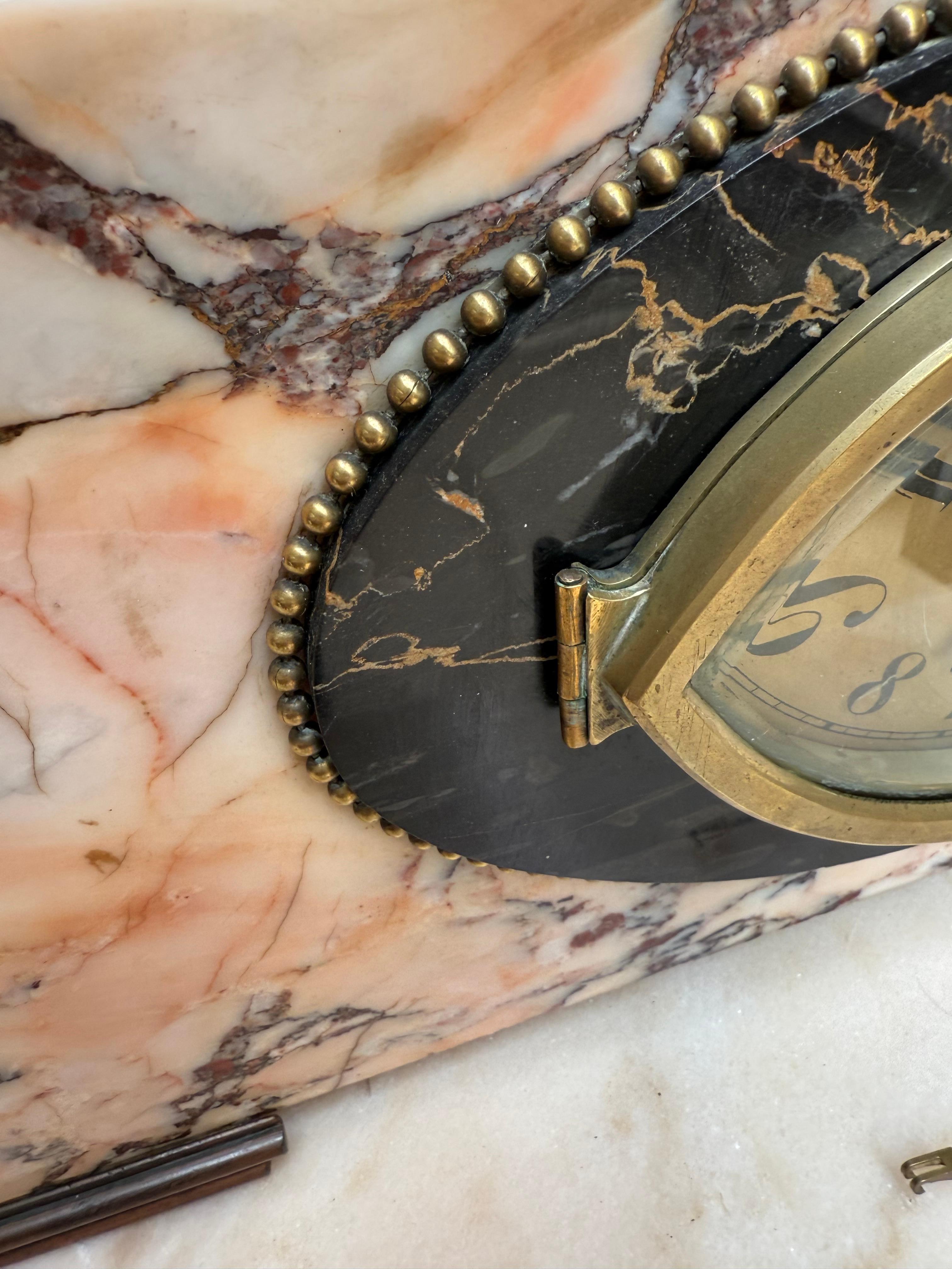 19th Century French Marble Clock Set / Garniture Putto Chariot Drawn by Panthers en venta 11
