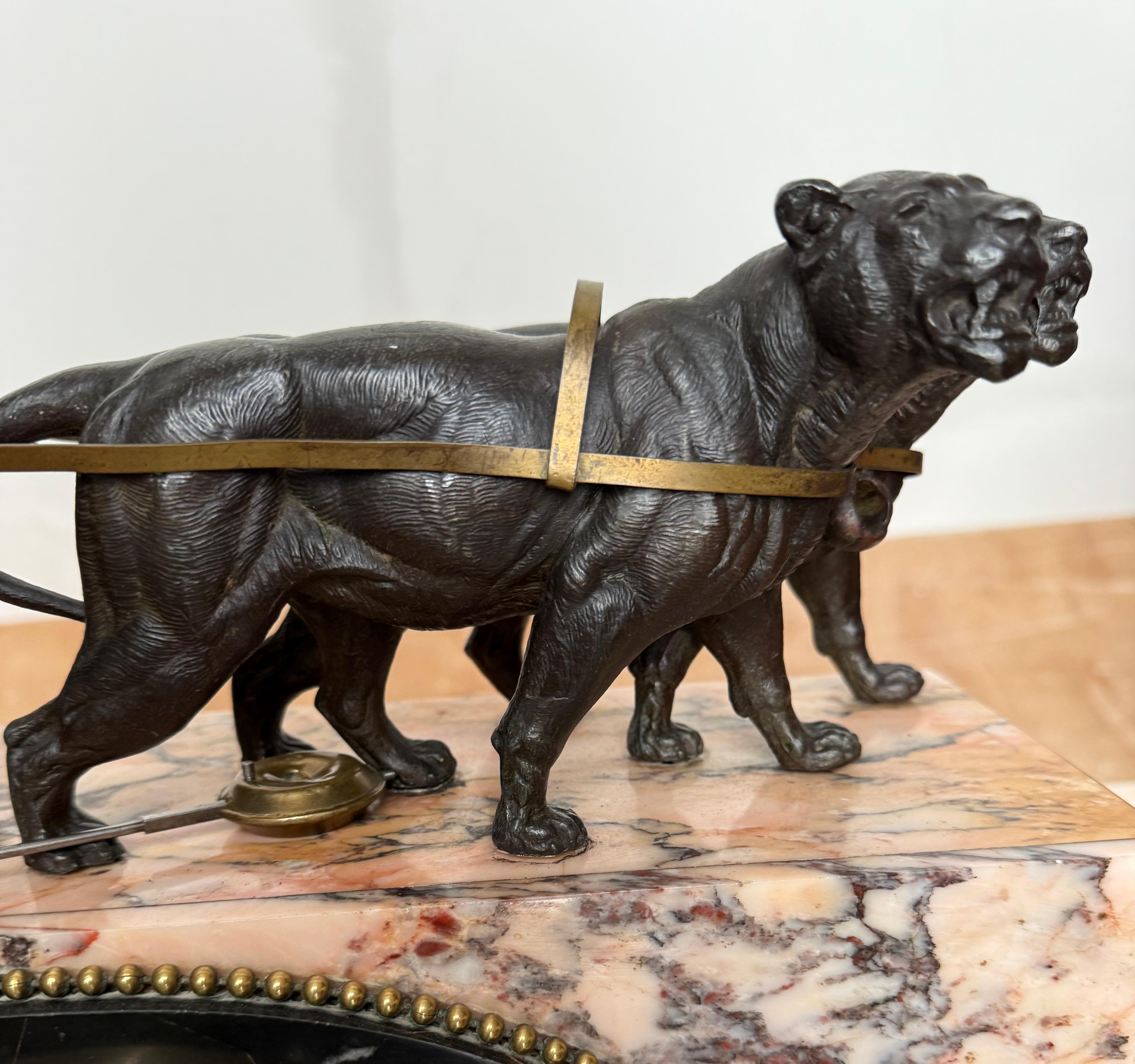 19th Century French Marble Clock Set / Garniture Putto Chariot Drawn by Panthers Biselado en venta