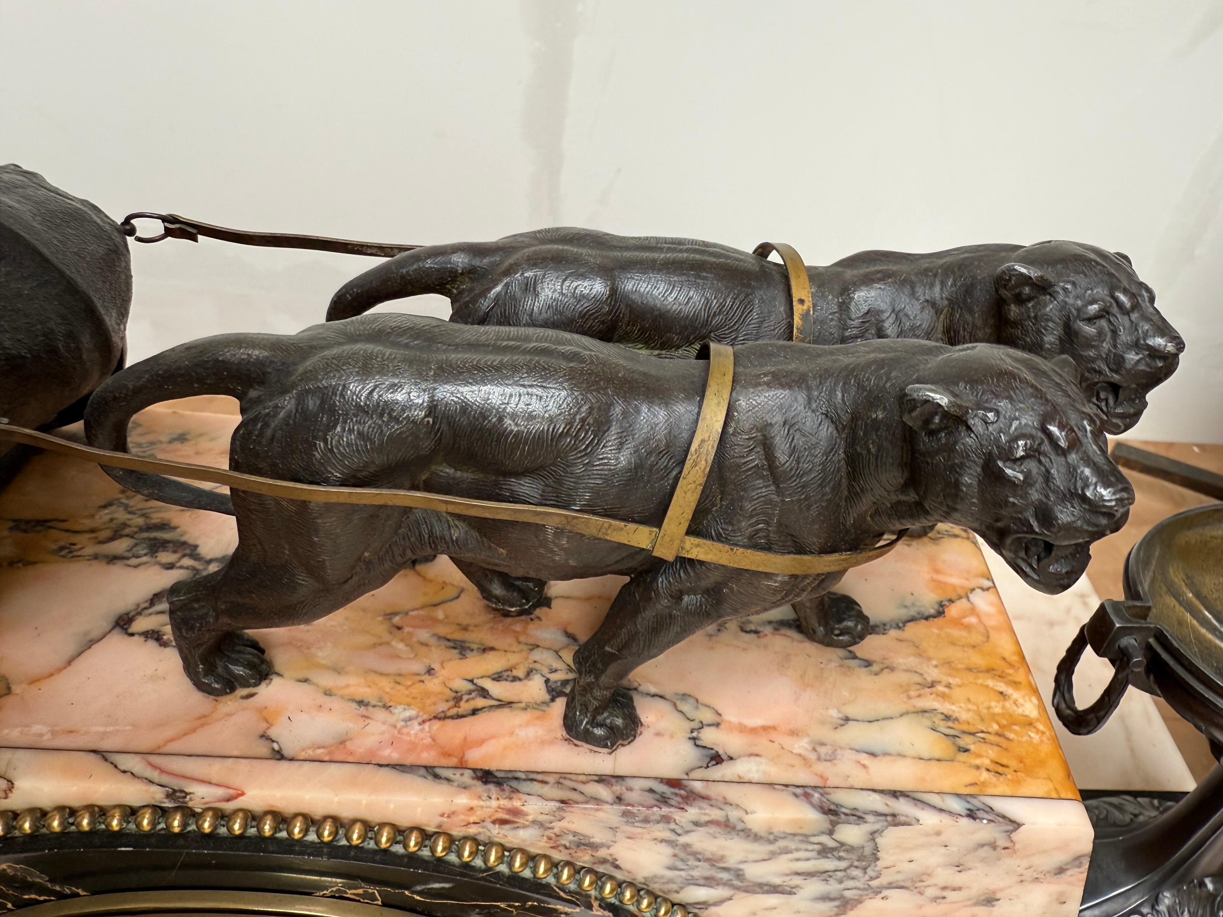 19th Century French Marble Clock Set / Garniture Putto Chariot Drawn by Panthers en Bueno estado para la venta en Lisse, NL