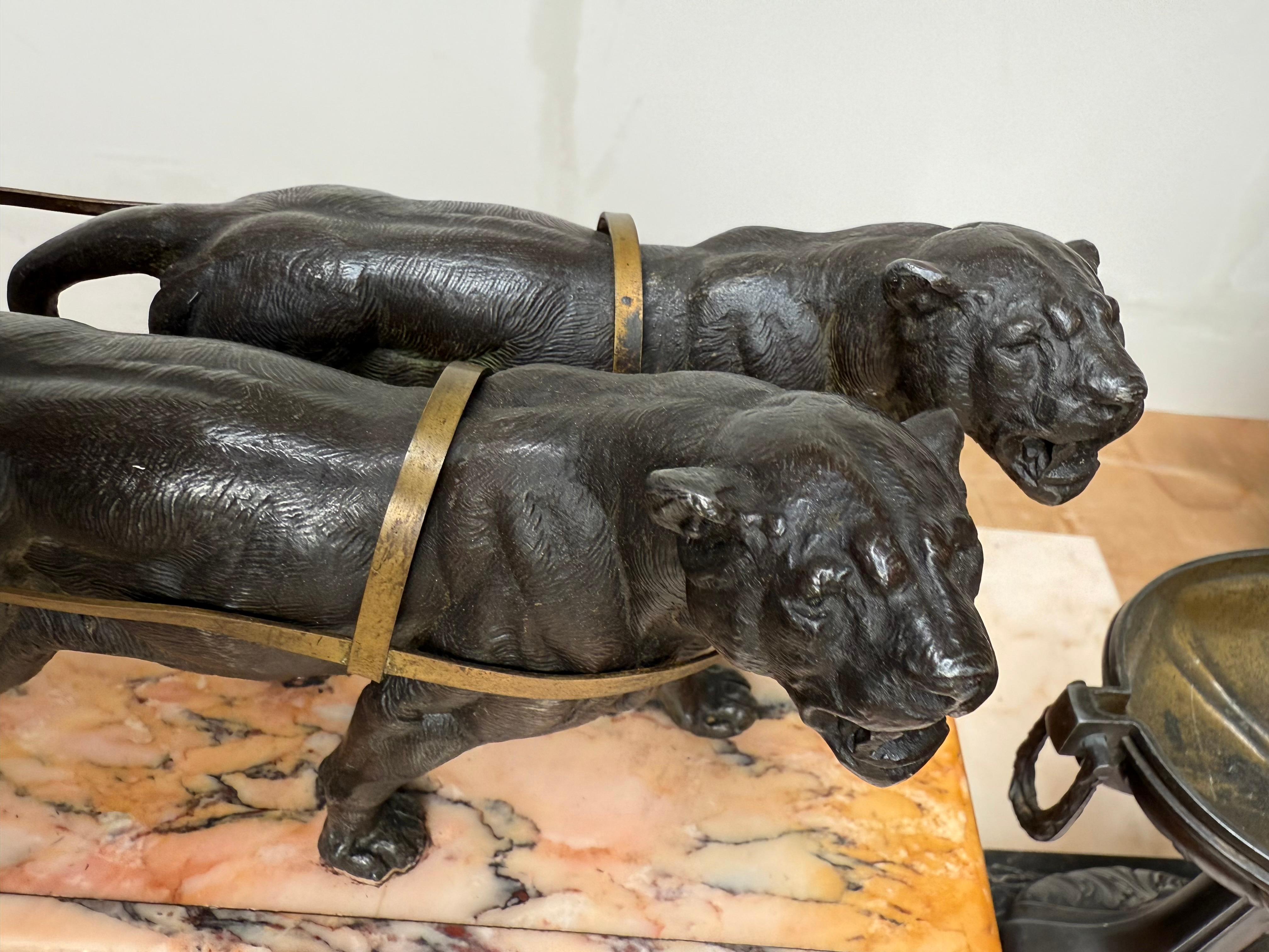 19th Century French Marble Clock Set / Garniture Putto Chariot Drawn by Panthers siglo XIX en venta