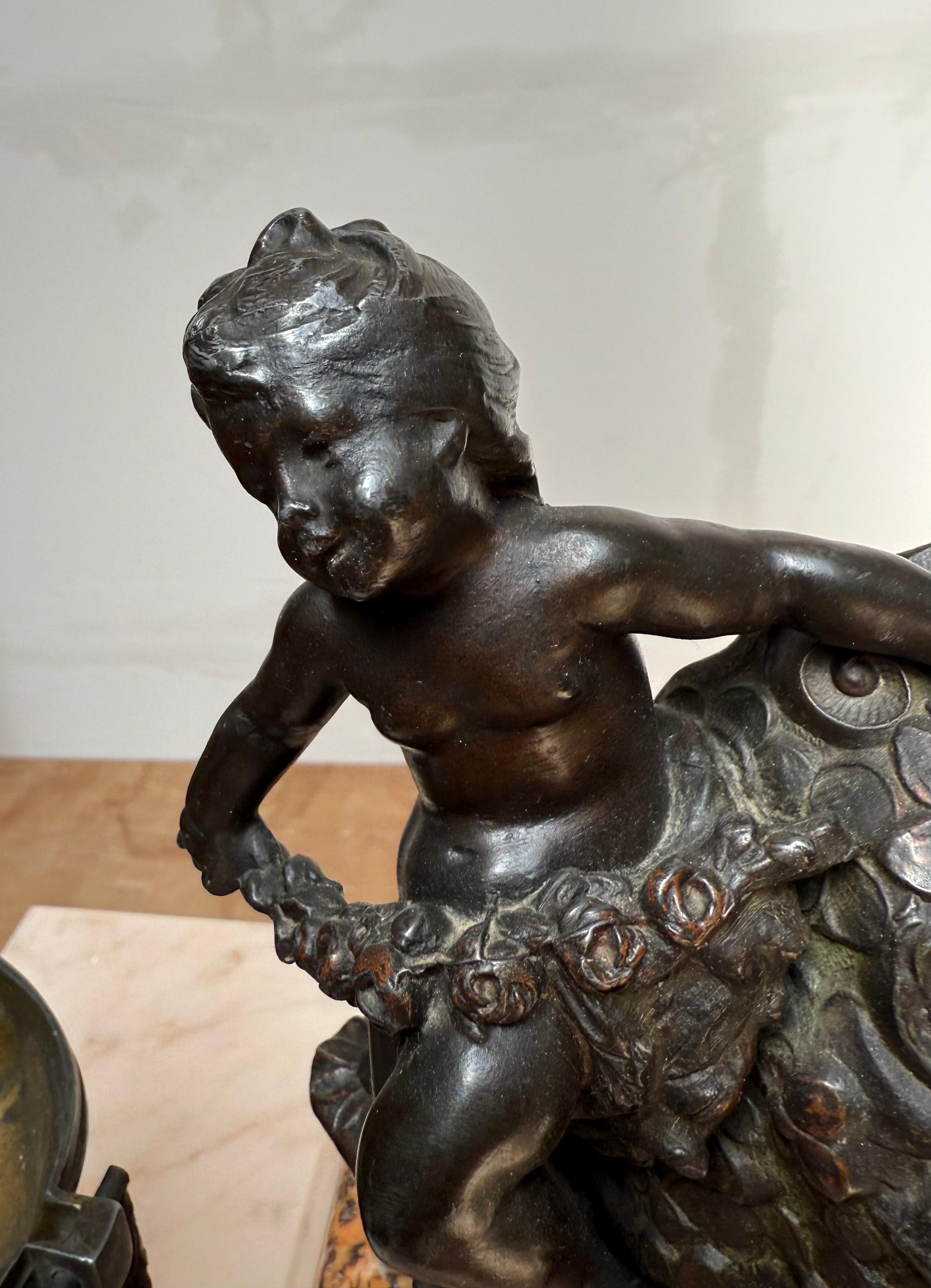 19th Century French Marble Clock Set / Garniture Putto Chariot Drawn by Panthers Metal en venta