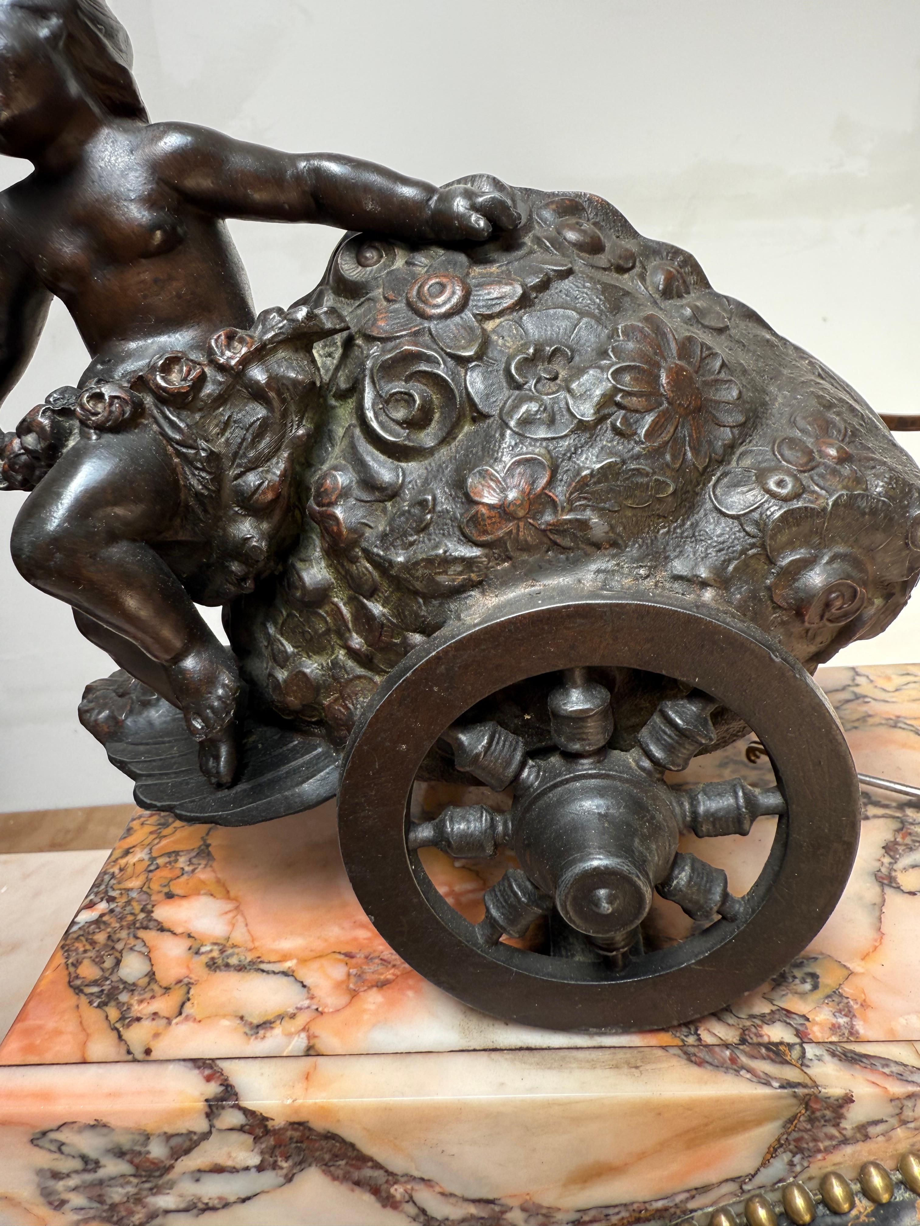 19th Century French Marble Clock Set / Garniture Putto Chariot Drawn by Panthers en venta 1