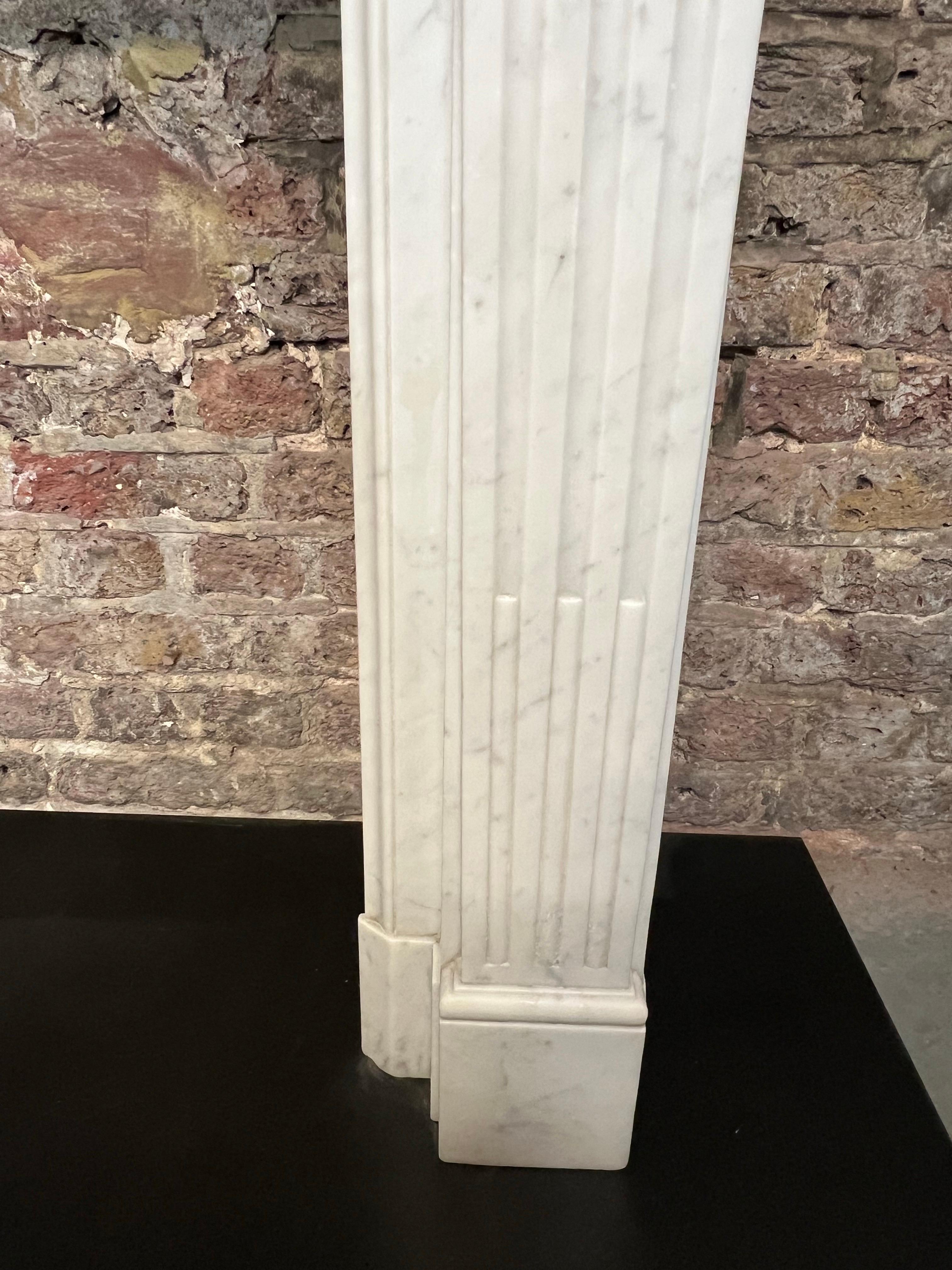 Chimenea francesa de m�ármol del siglo XIX en venta 5