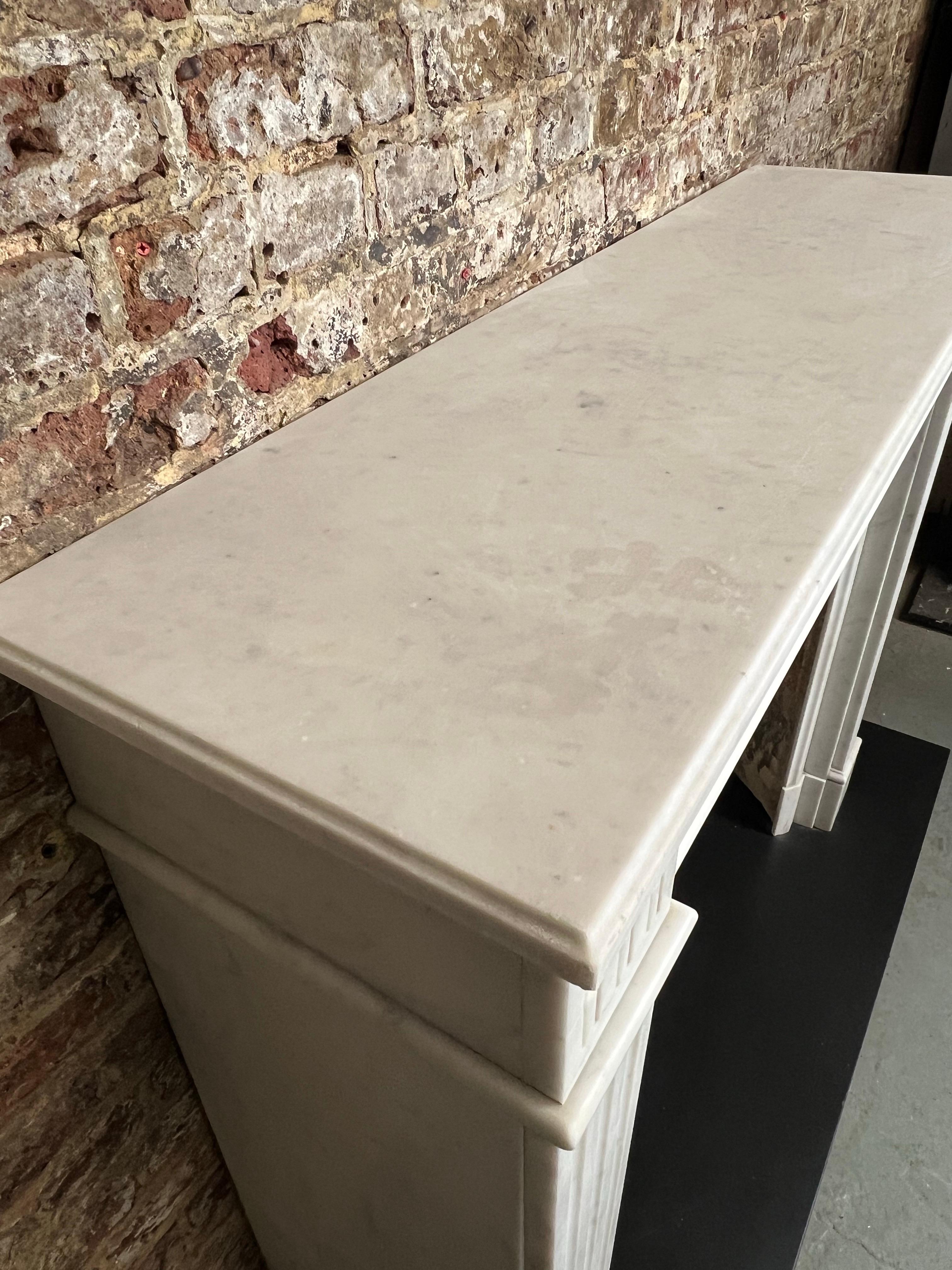 Chimenea francesa de mármol del siglo XIX en Bueno estado para la venta en London, GB