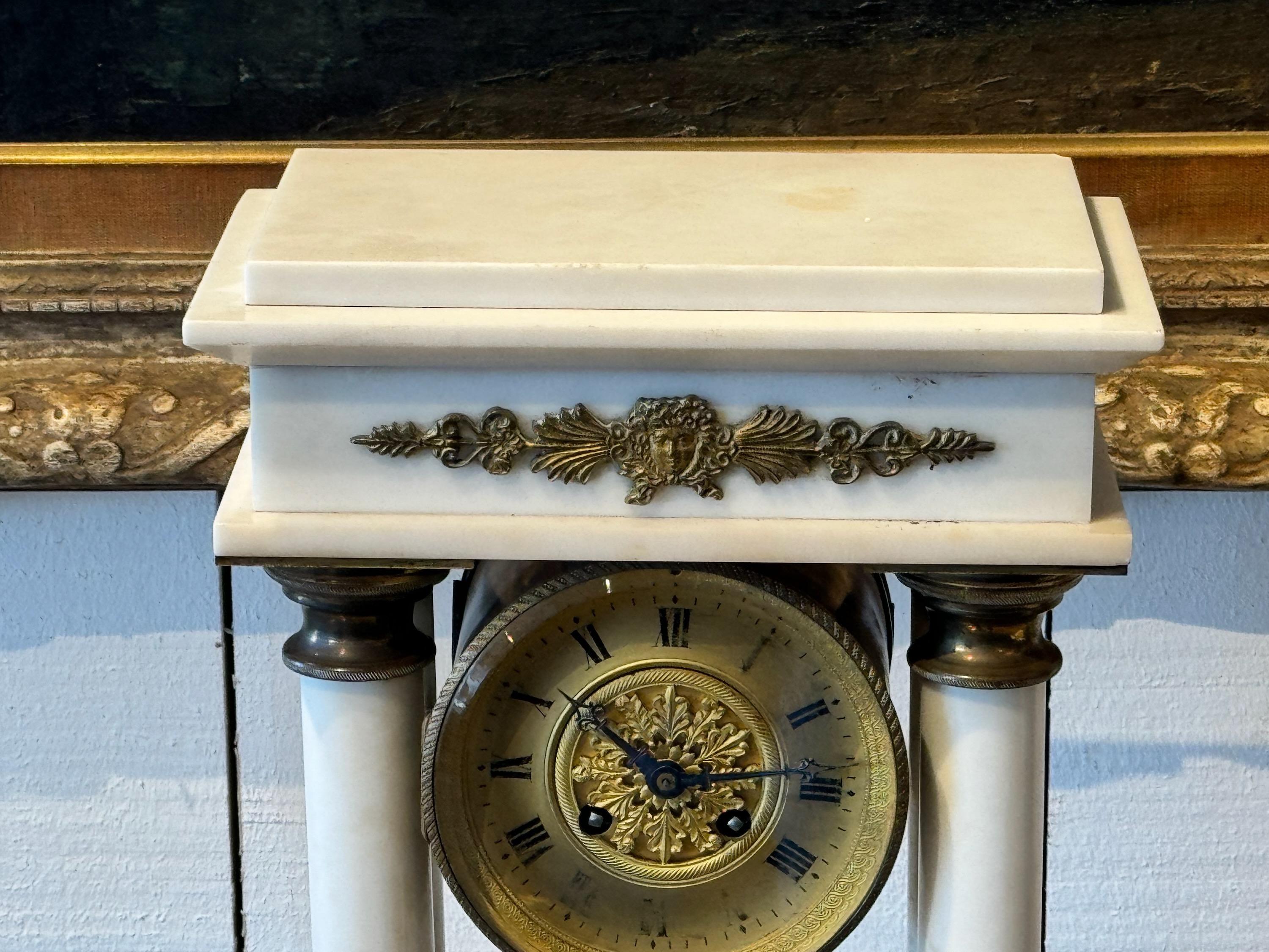 19th Century French Marble Mantle Clock In Good Condition For Sale In Charlottesville, VA