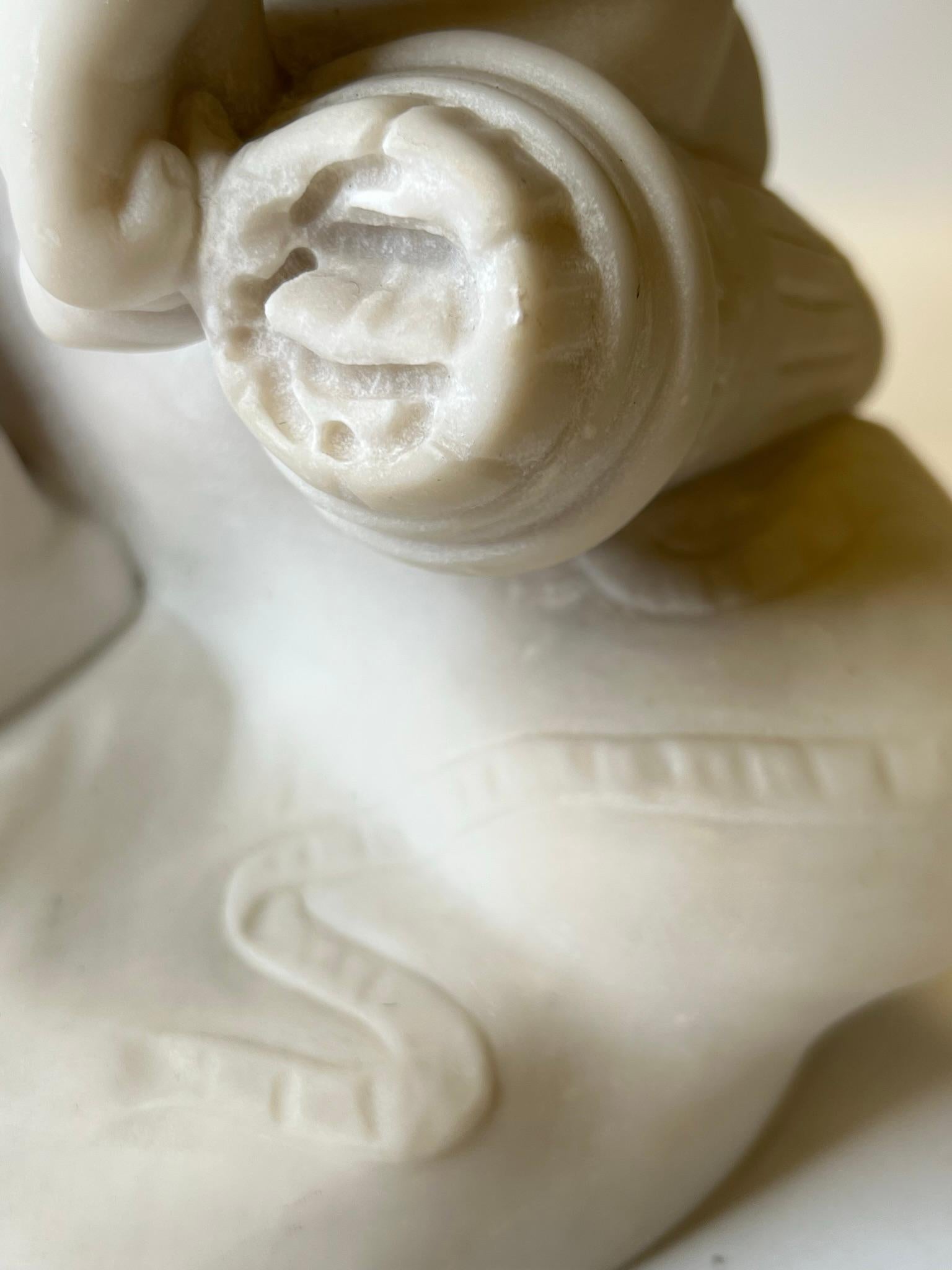19. Jahrhundert Französische Marmorstatue Amor nach Étienne Maurice Falconet im Zustand „Gut“ in New York, NY