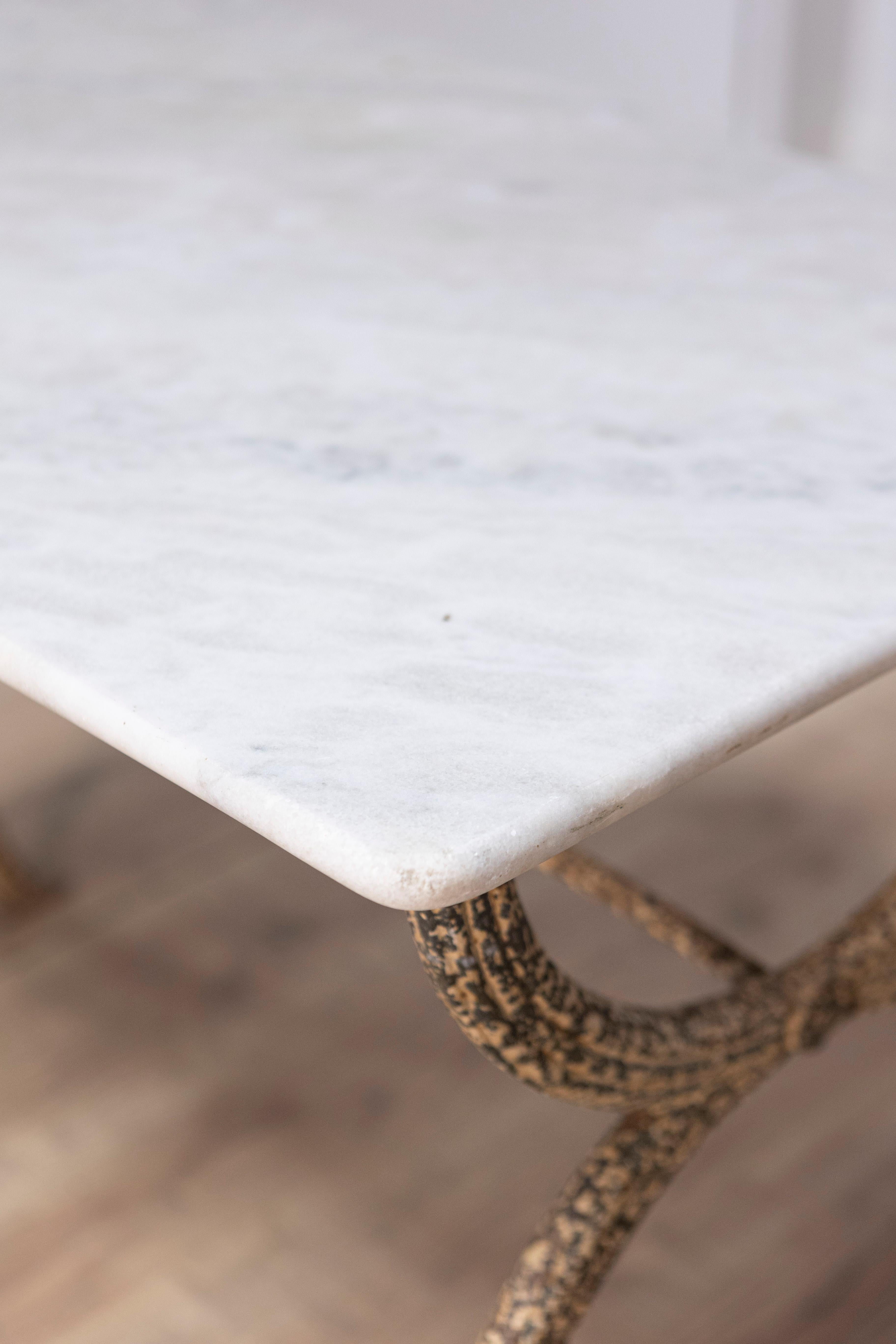 XIXe siècle Table de bistrot française du 19e siècle à plateau de marbre en vente