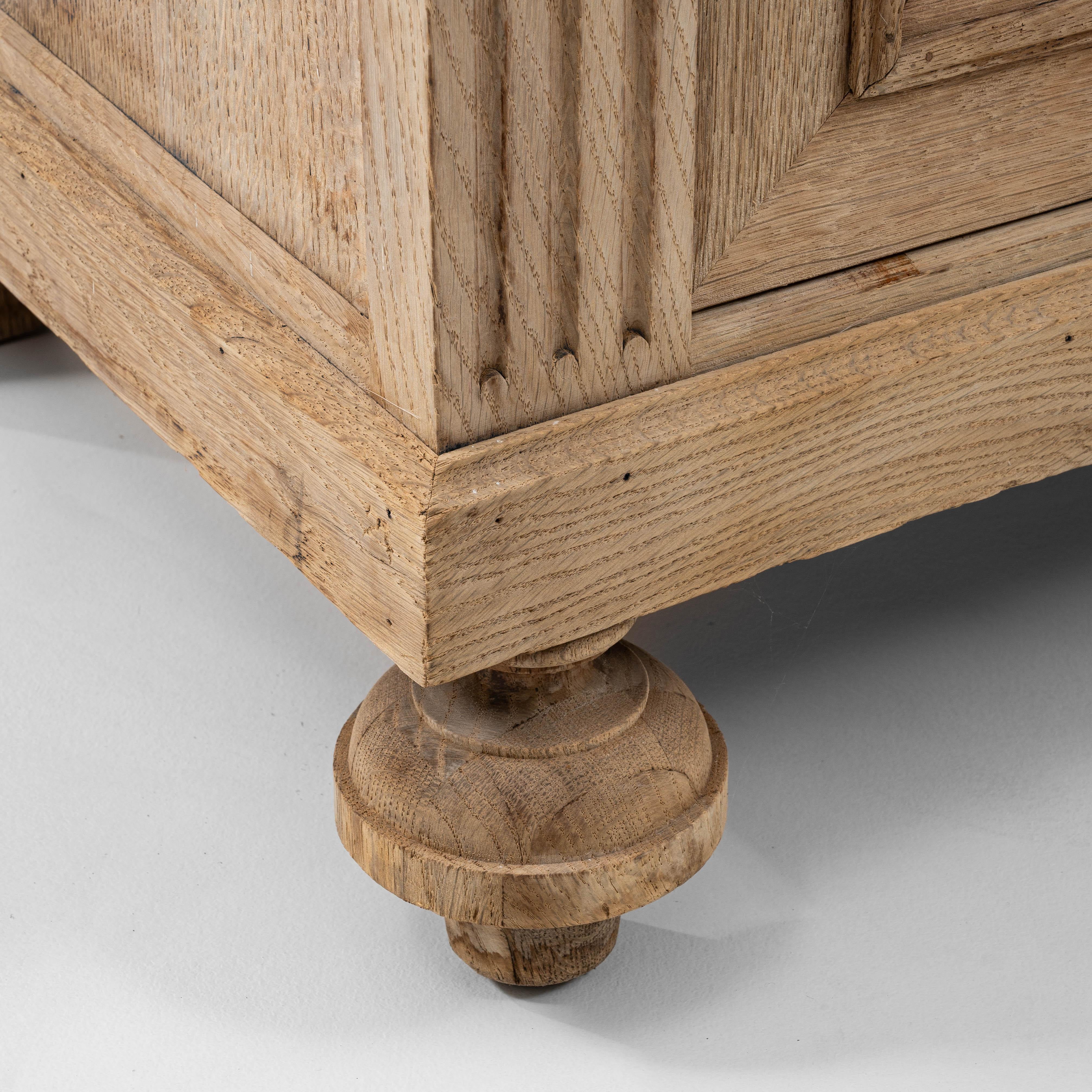 Buffet francese con piano in marmo del XIX secolo in vendita 8