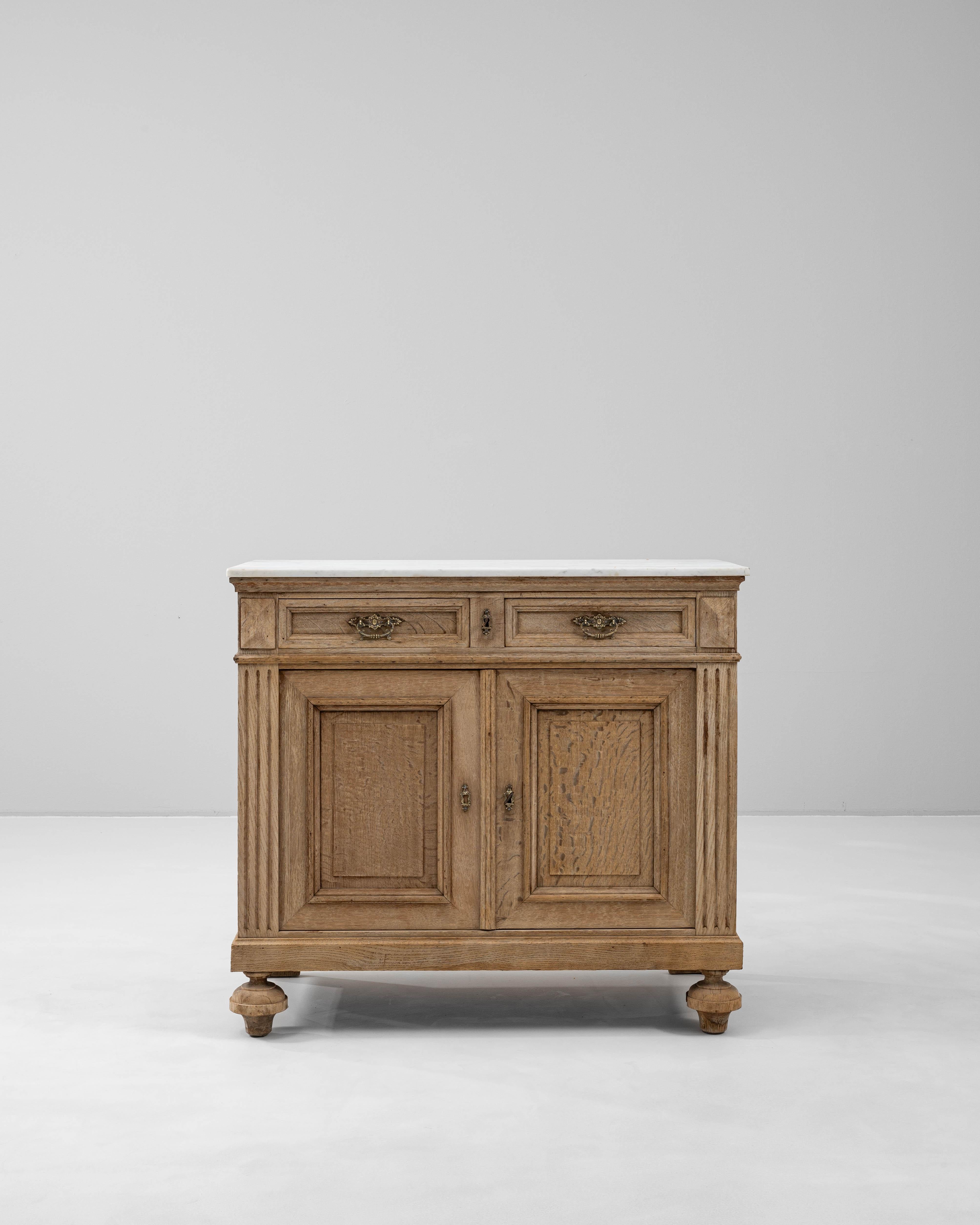 Buffet francese con piano in marmo del XIX secolo In condizioni buone in vendita a High Point, NC