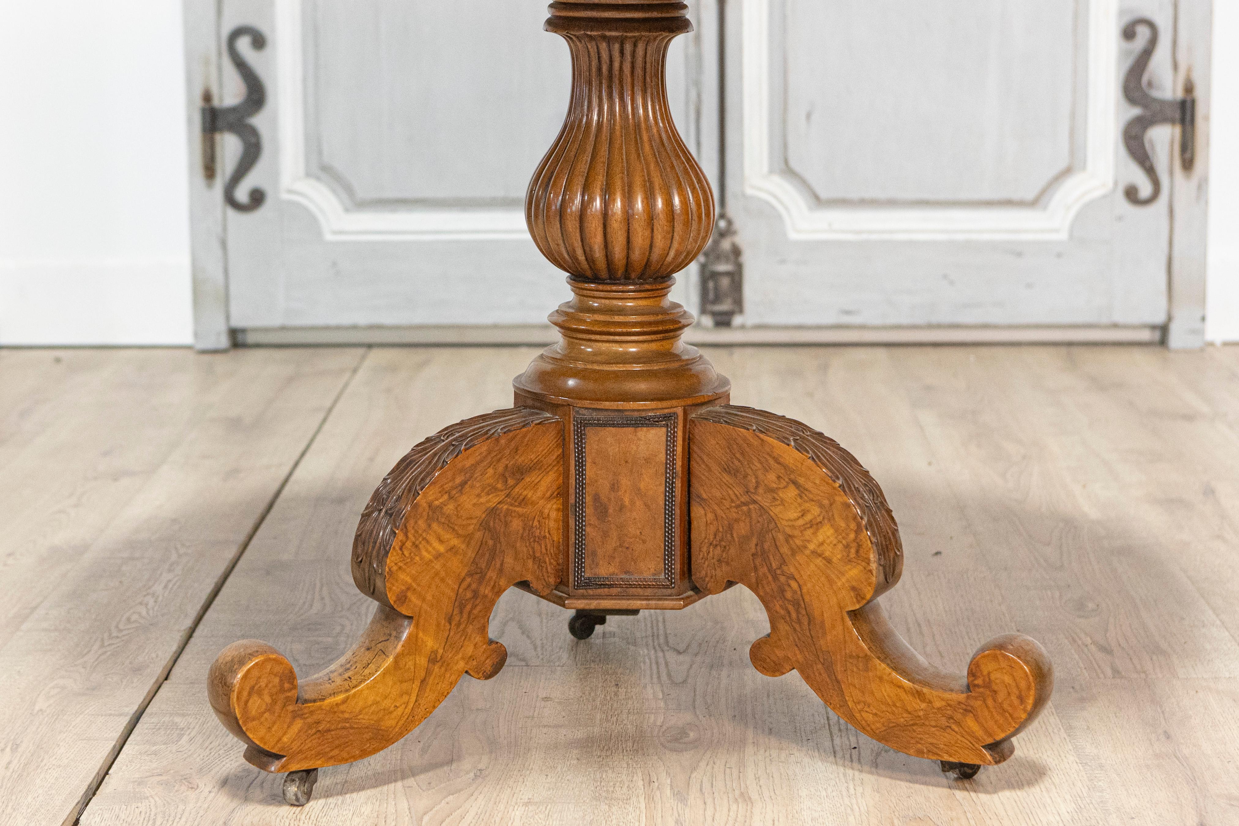 Mesa de centro francesa con tapa de mármol del siglo XIX en Bueno estado para la venta en Atlanta, GA