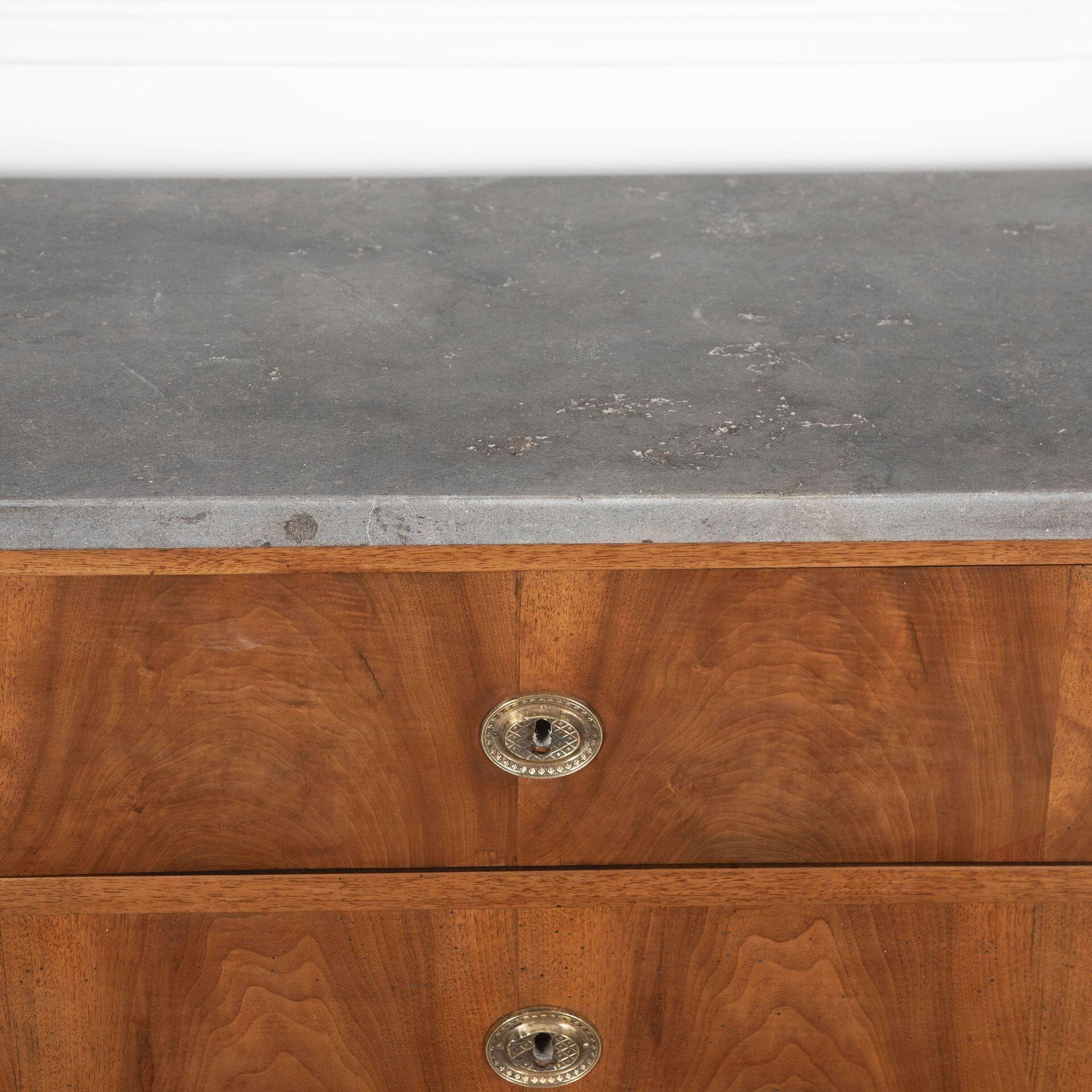 Commode francese con piano in marmo del XIX secolo In condizioni buone in vendita a Gloucestershire, GB