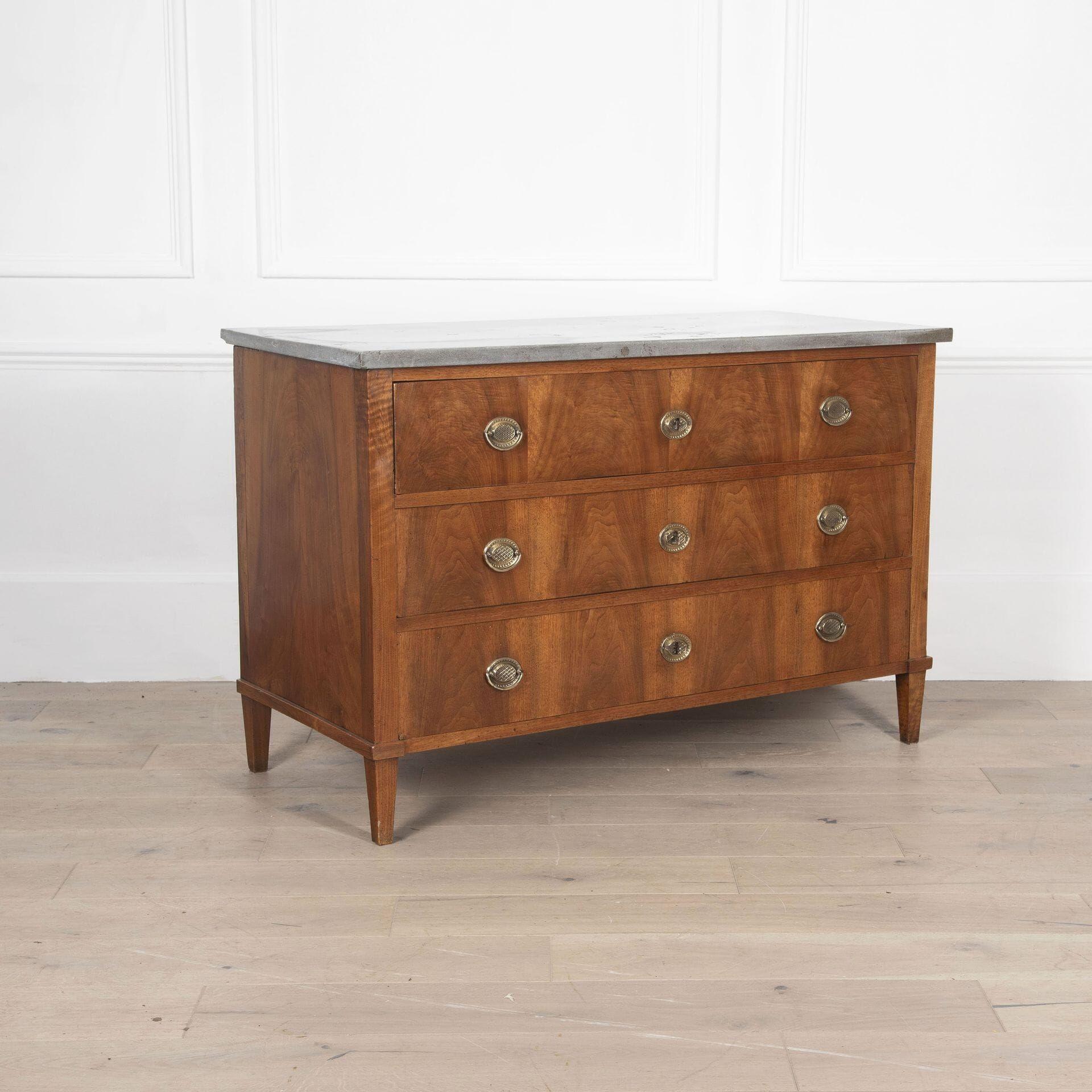 Commode francese con piano in marmo del XIX secolo in vendita 3