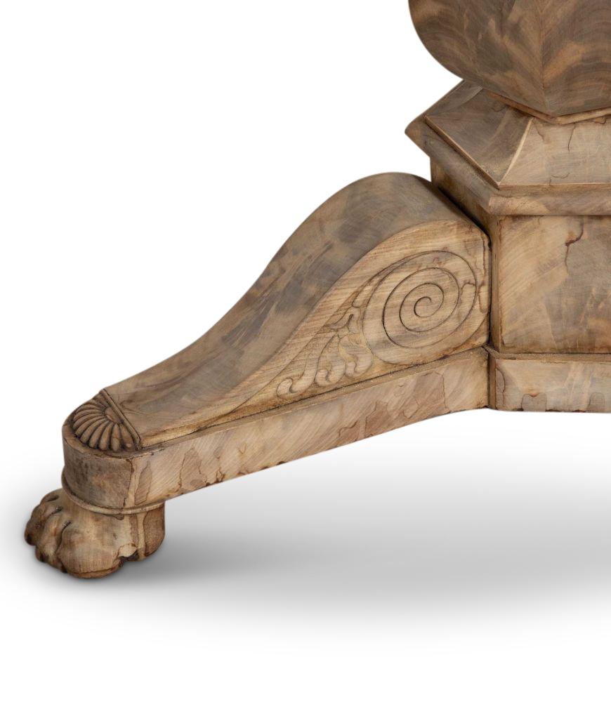 Legno Gueridon francese del XIX secolo con piano in marmo in vendita