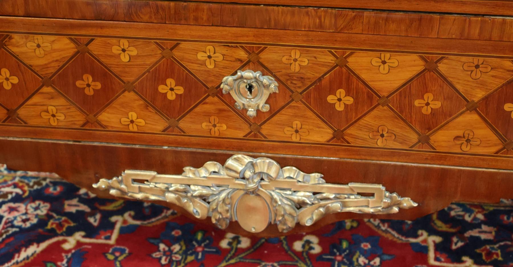 Commode à plateau en marqueterie de marbre du 19ème siècle par Henri Picard en vente 10