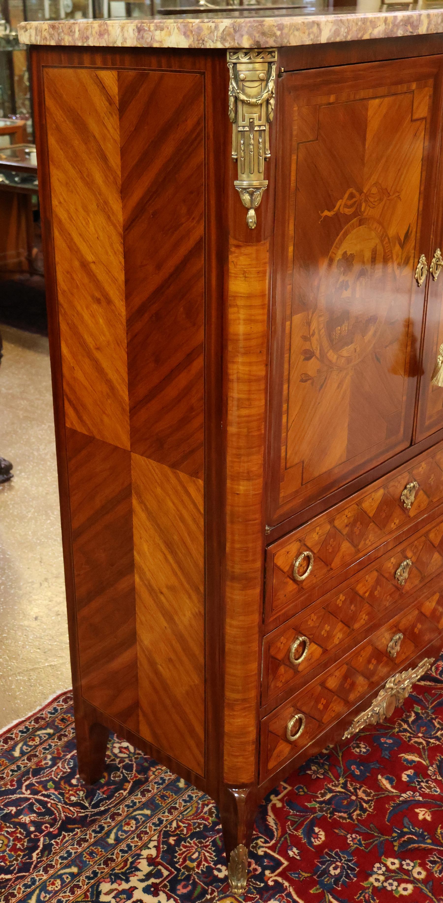 Commode à plateau en marqueterie de marbre du 19ème siècle par Henri Picard Excellent état - En vente à Long Branch, NJ