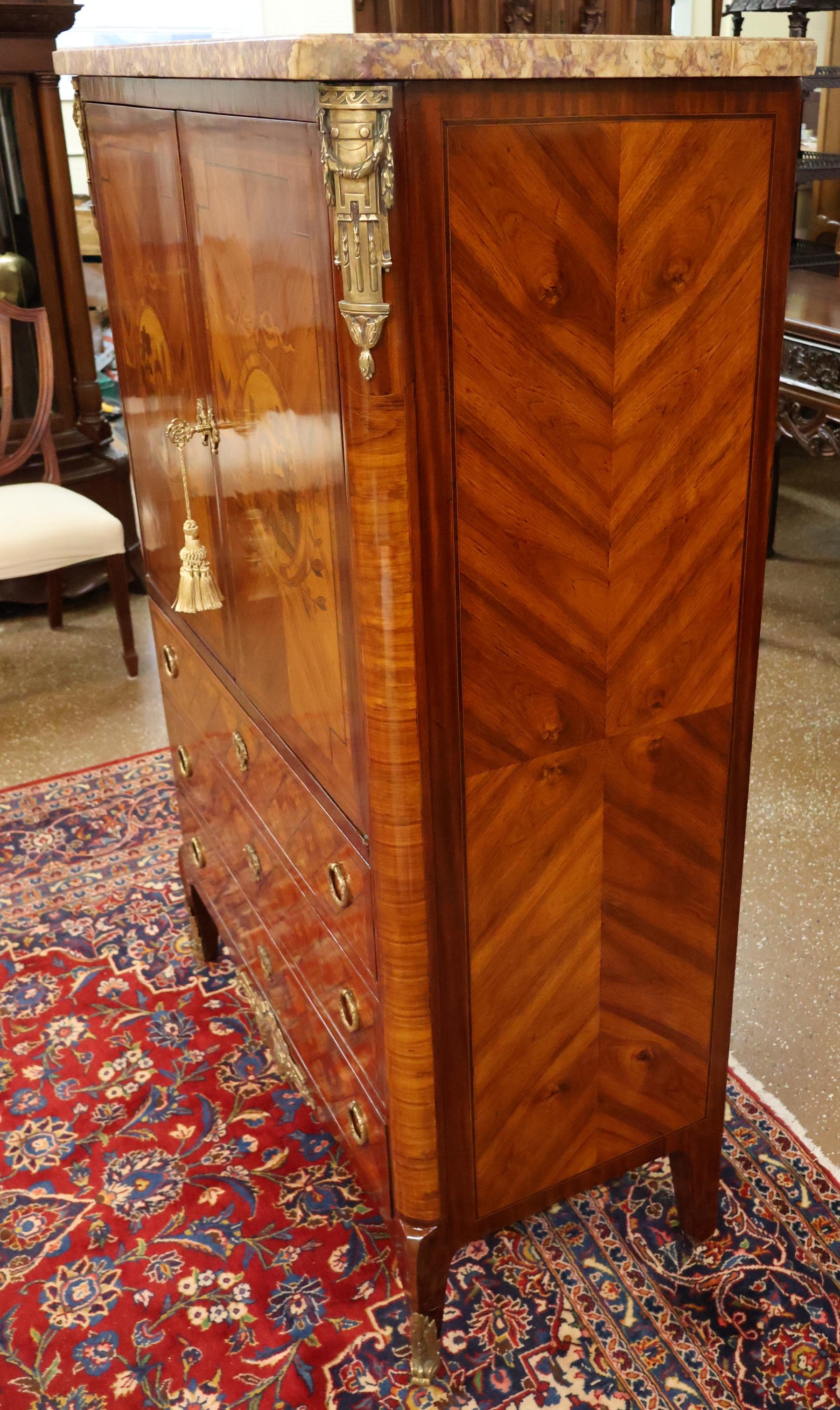 XIXe siècle Commode à plateau en marqueterie de marbre du 19ème siècle par Henri Picard en vente