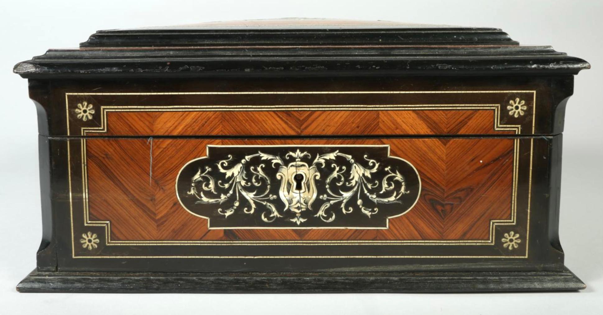 19th Century French Marquetry Inlaid and Ebonized Wood Box For Sale 6