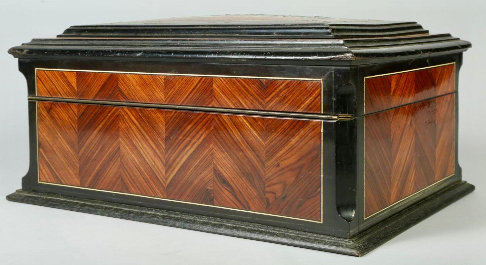 Napoleon III 19th Century French Marquetry Inlaid and Ebonized Wood Box For Sale