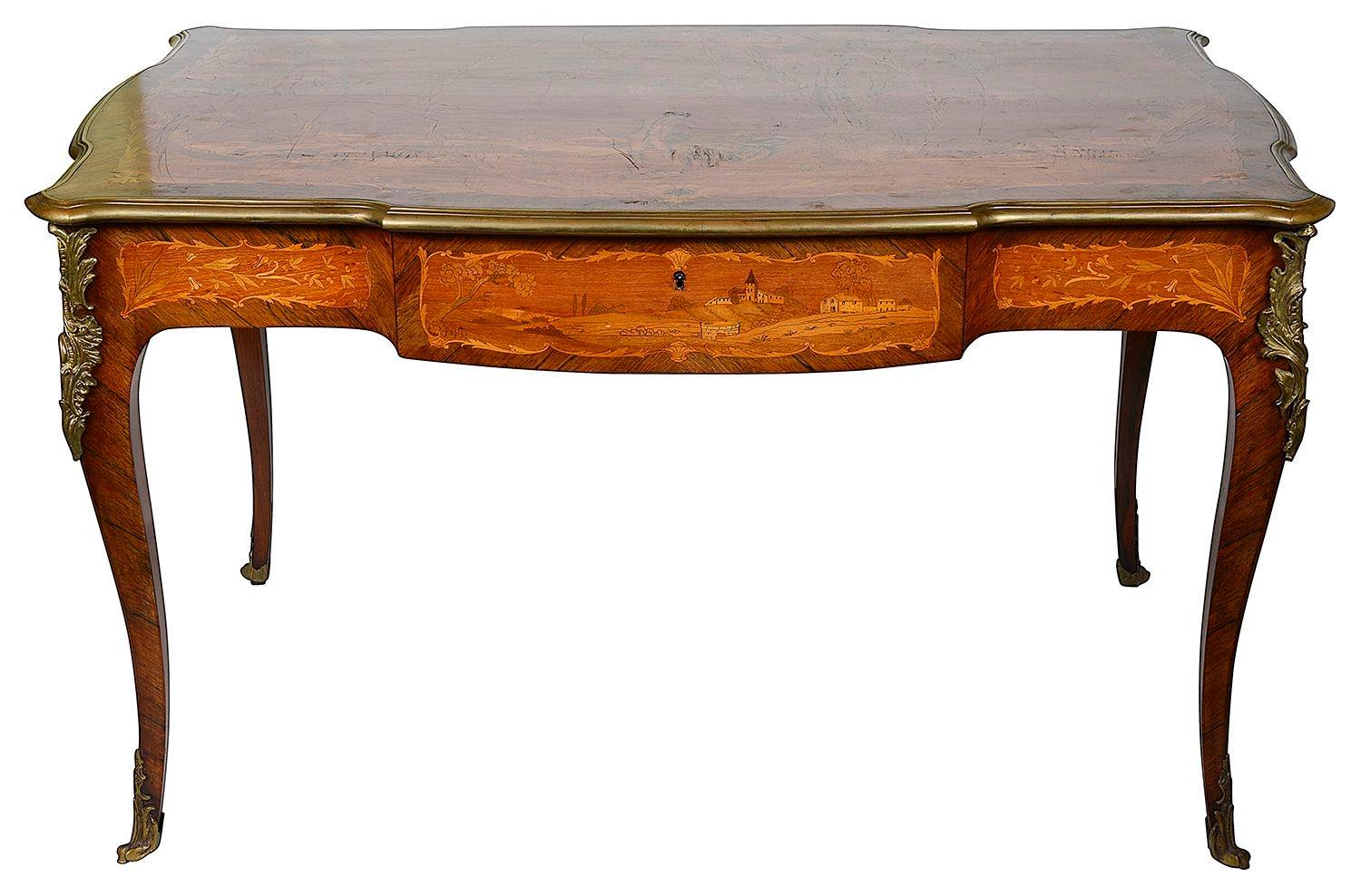 Table centrale incrustée de marqueterie française du 19ème siècle. en vente 2