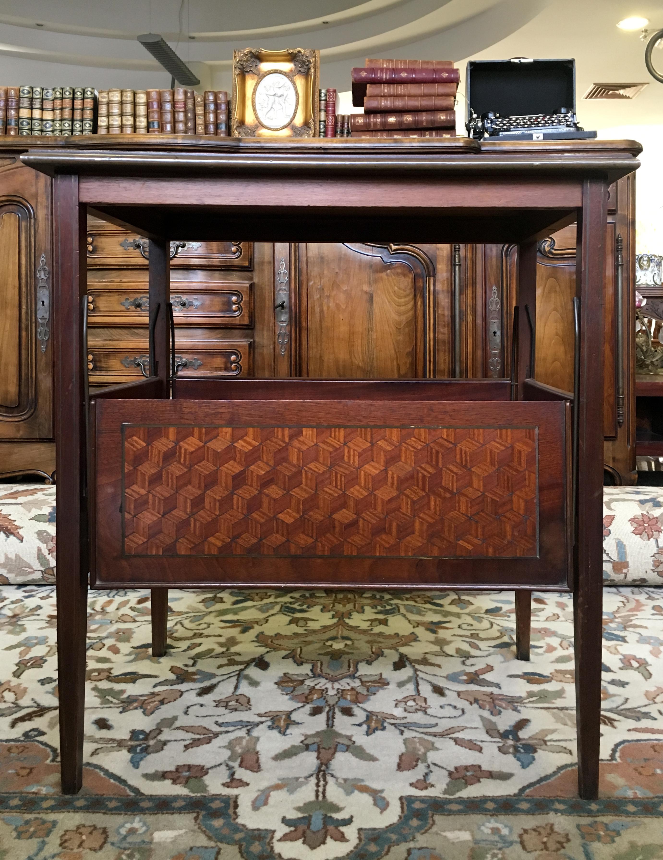 19th Century French Marquetry Serving Table with Folding Panels For Sale 2
