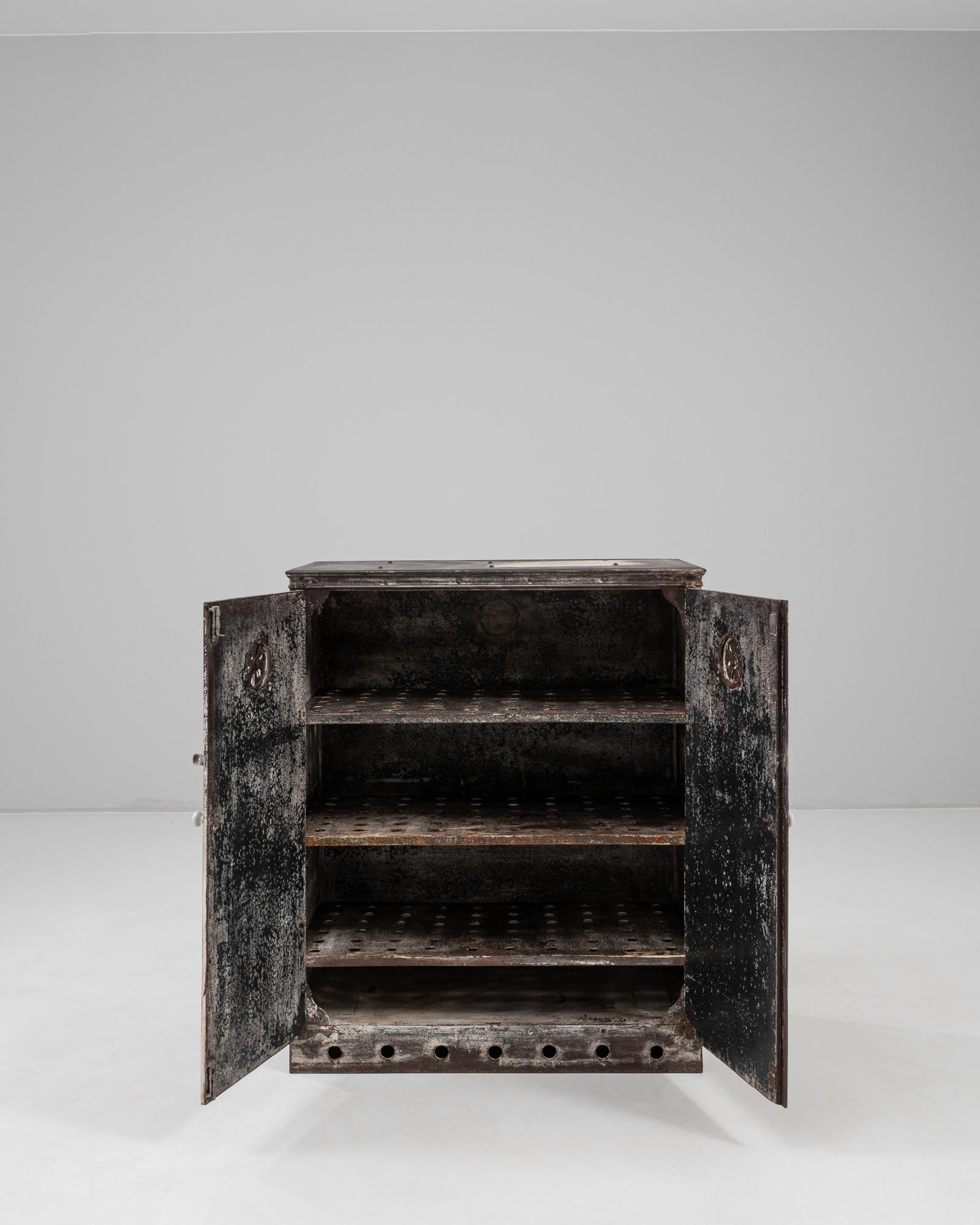 Francese Buffet francese in metallo del XIX secolo in vendita