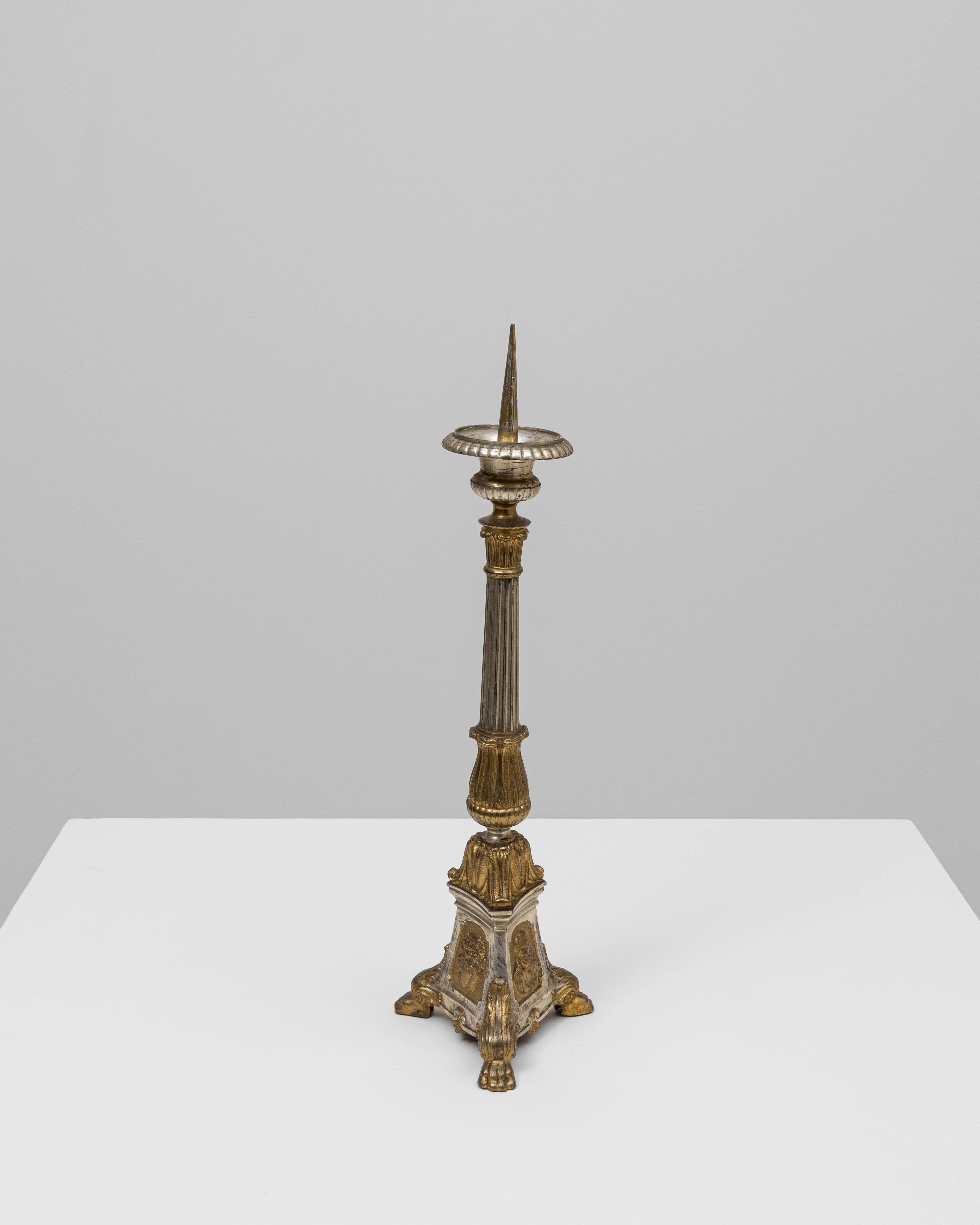 Candeliere francese in metallo del XIX secolo in vendita 2