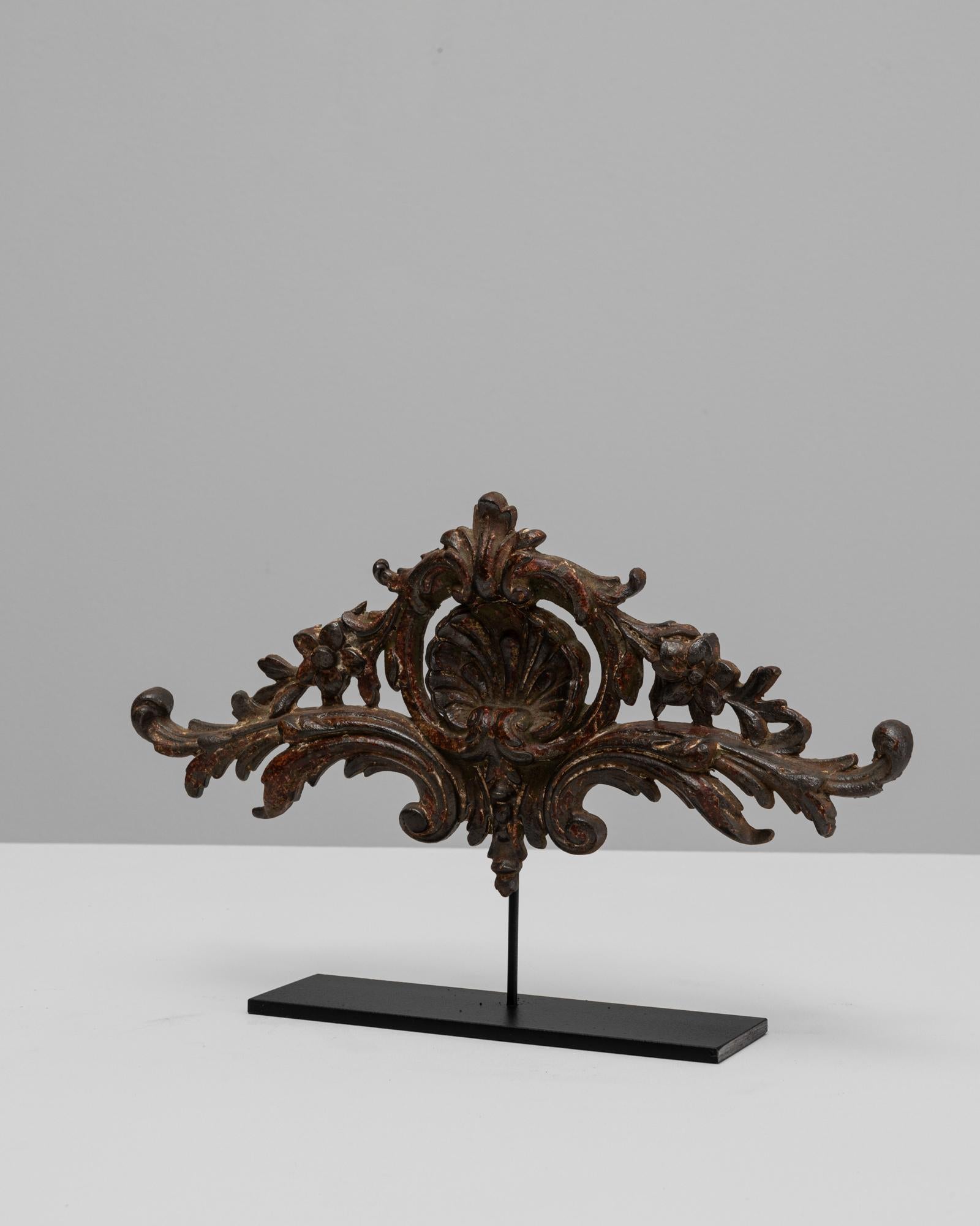 Decorazione francese del XIX secolo in metallo su supporto in vendita 1