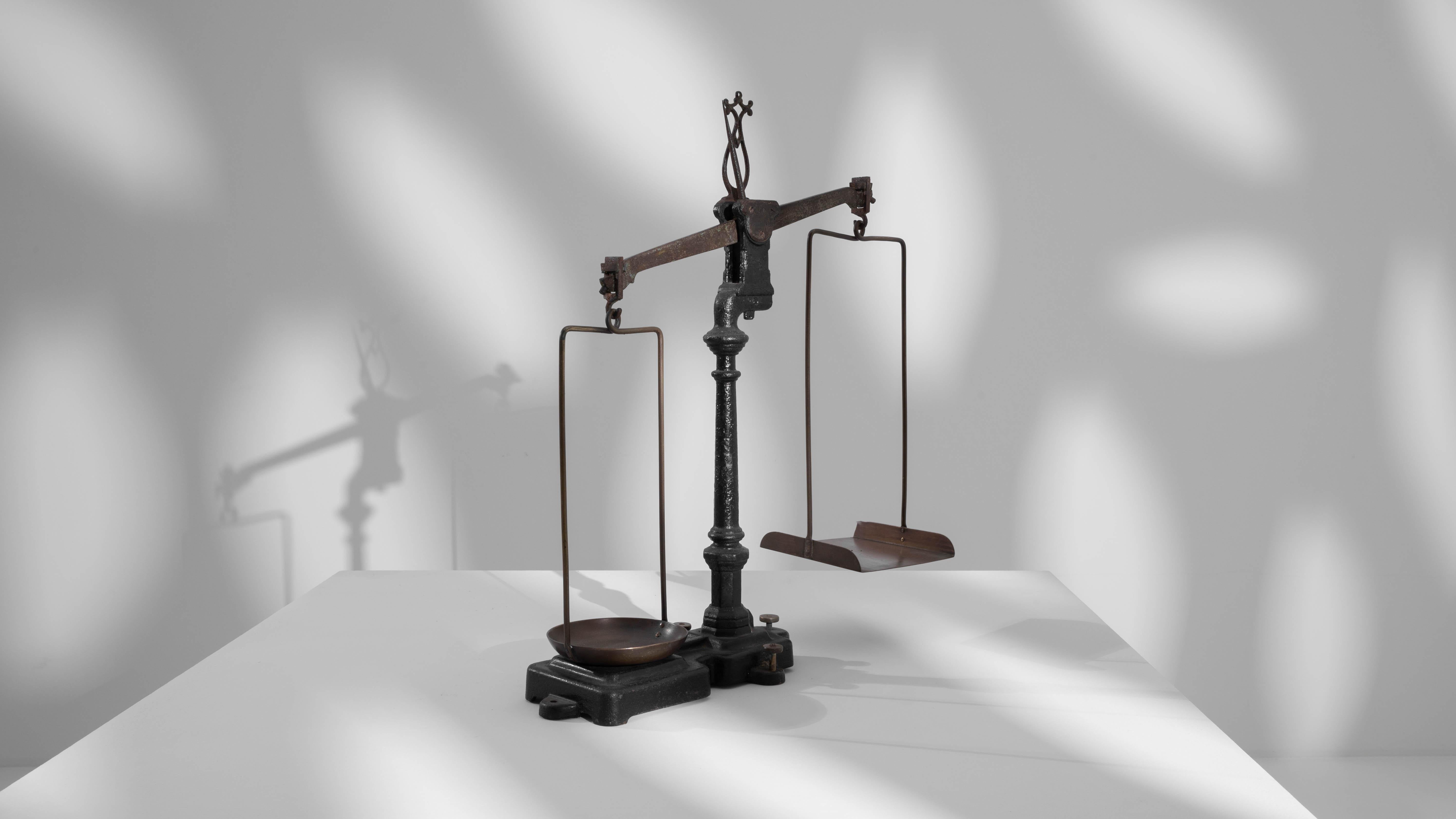 Balanza de metal francesa del siglo XIX en venta 2