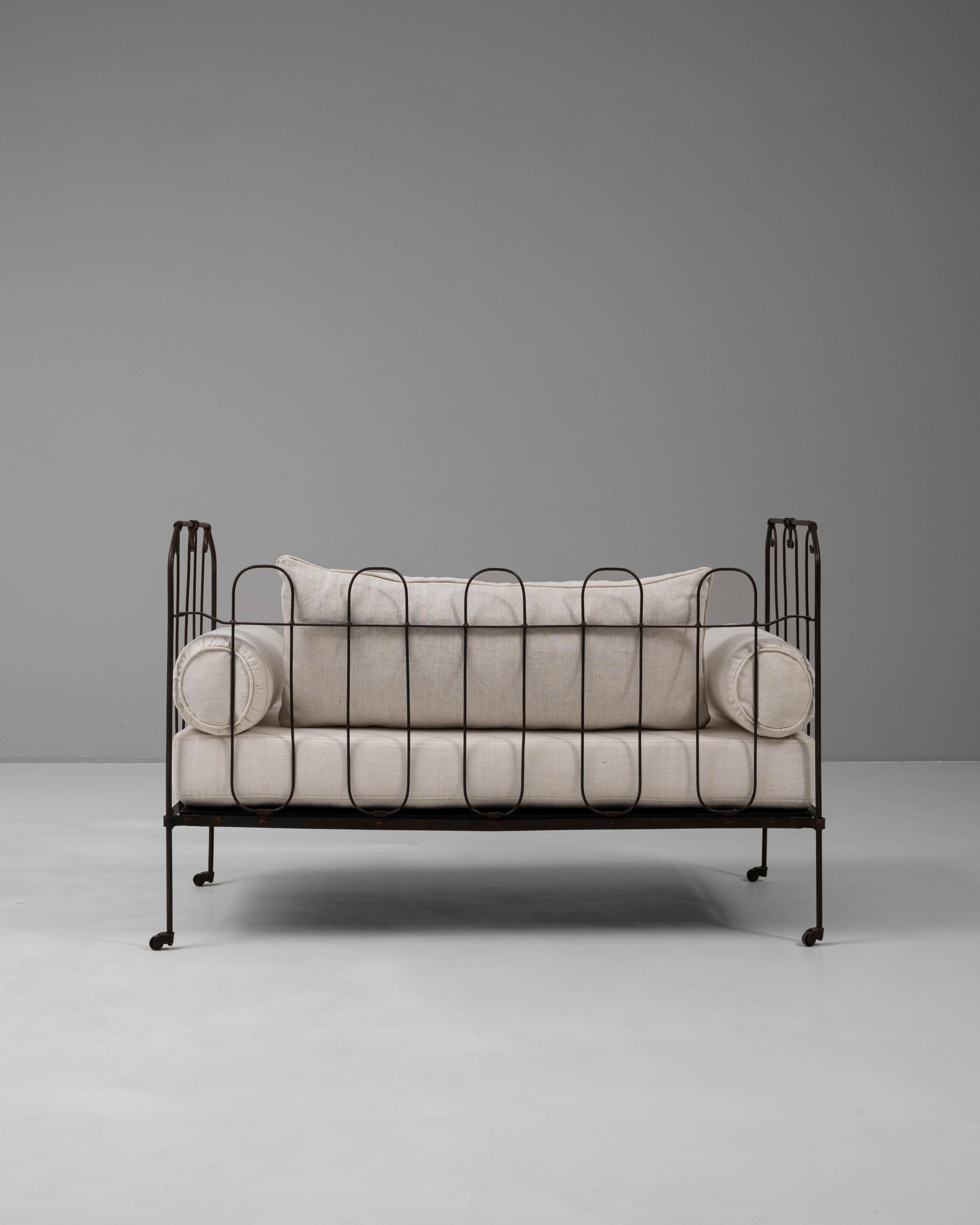 19th Century French Metal & Upholstered Daybed On Wheels For Sale 2