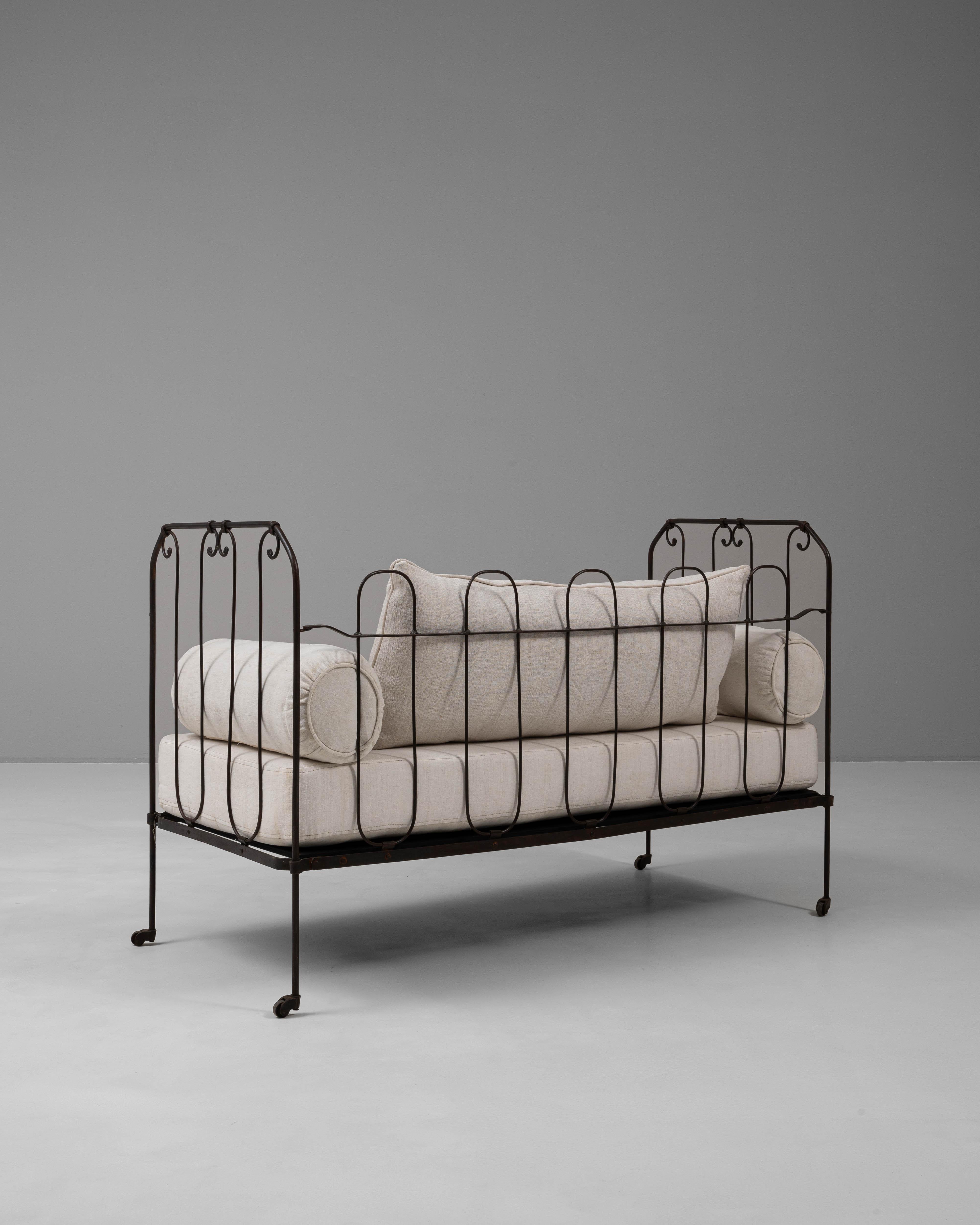 19th Century French Metal & Upholstered Daybed On Wheels For Sale 3