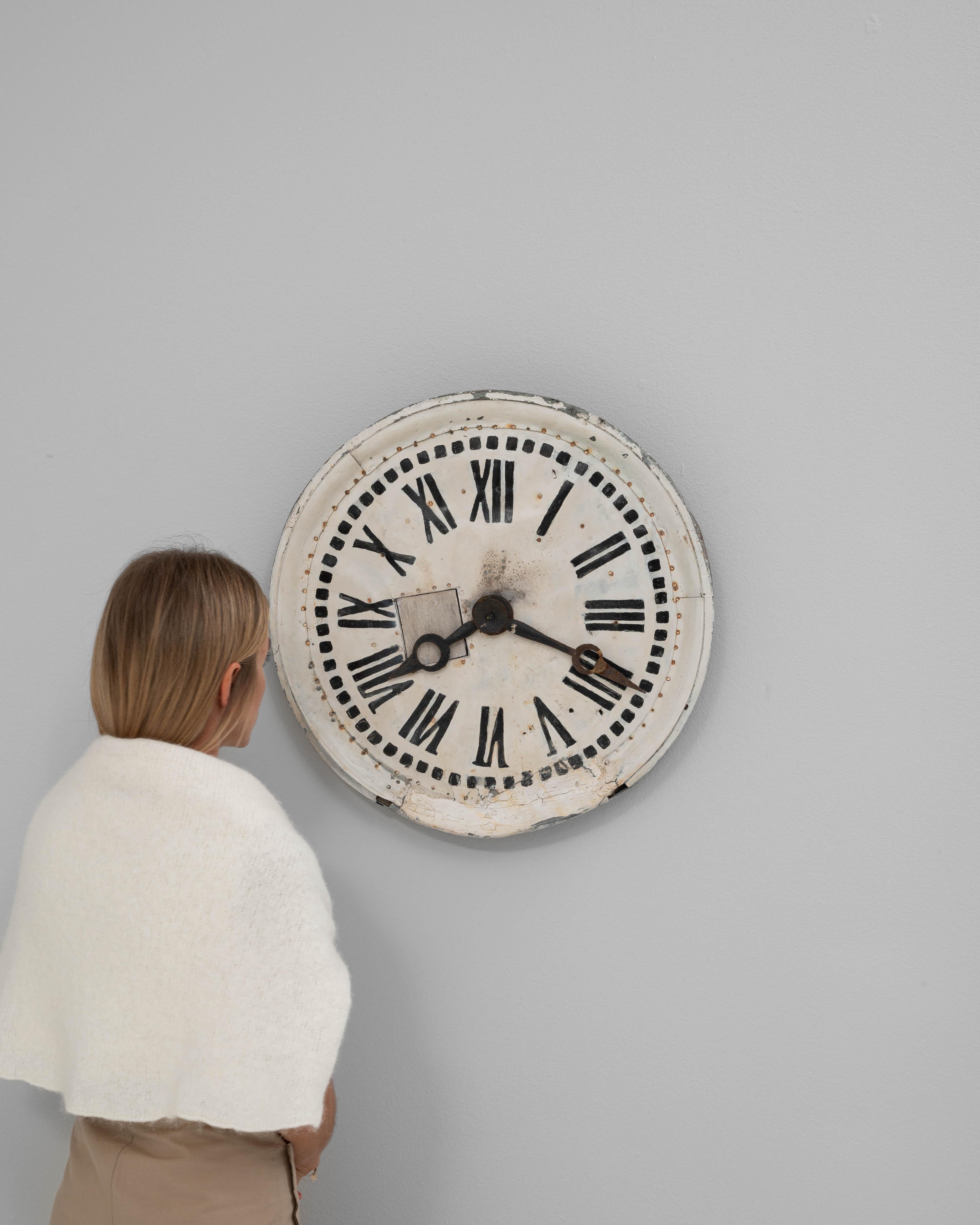 19th Century French Metal & Wooden Wall Clock im Zustand „Gut“ im Angebot in High Point, NC