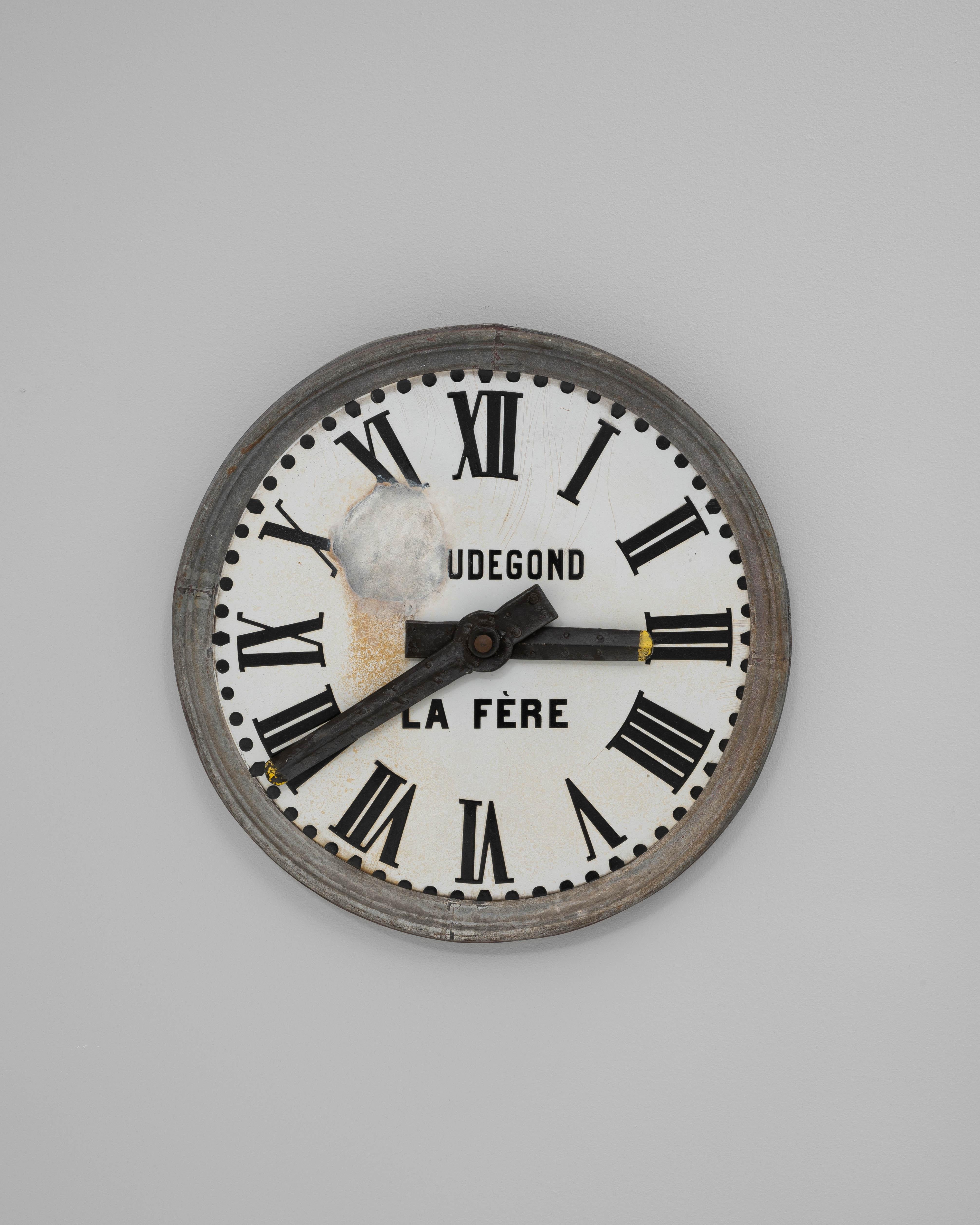 19th Century French Metal & Wooden Wall Clock im Angebot 1