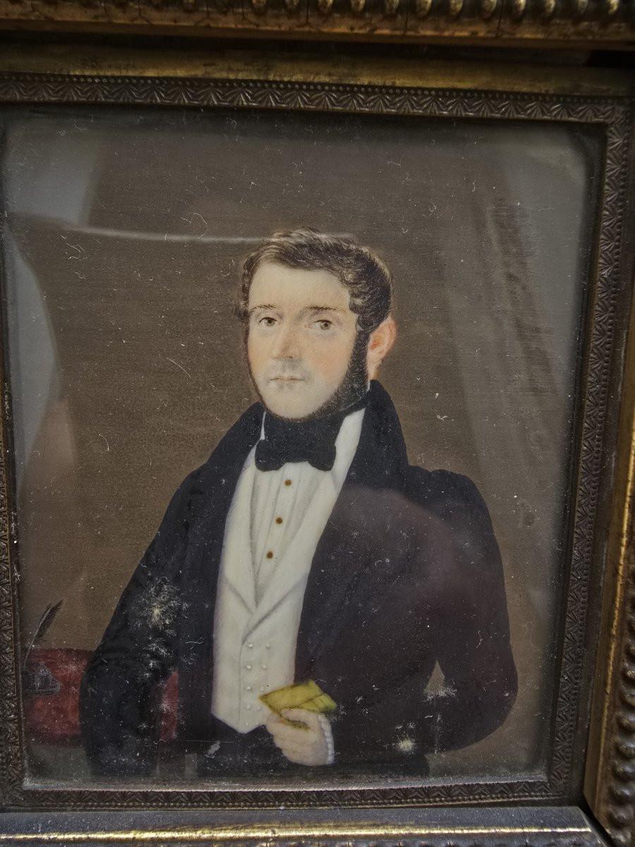 Französische Miniatur aus dem 19. Jahrhundert - Porträt eines Gentleman (Romantik) im Angebot