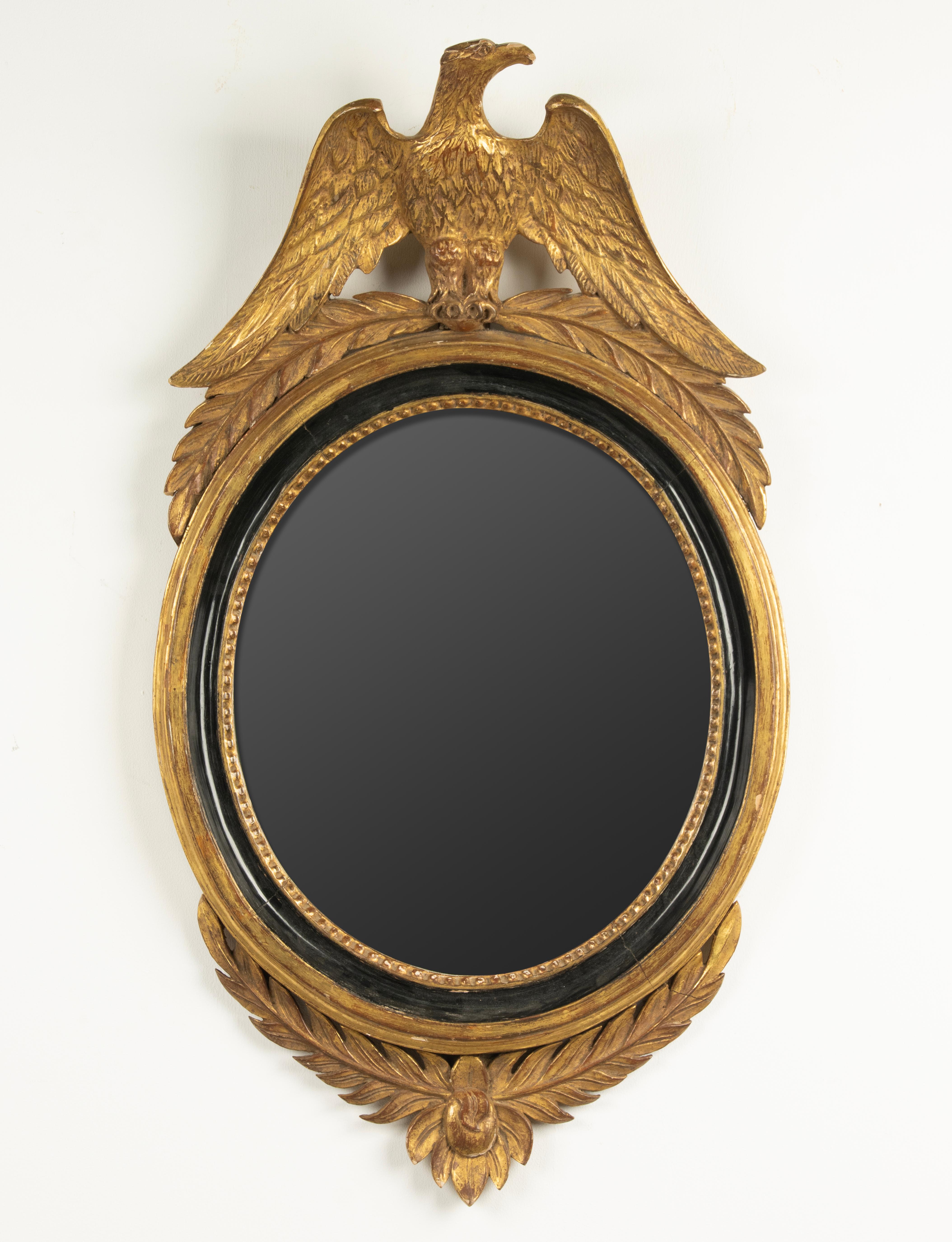 Sculpté à la main Miroir français du 19ème siècle, style Empire, doré en vente