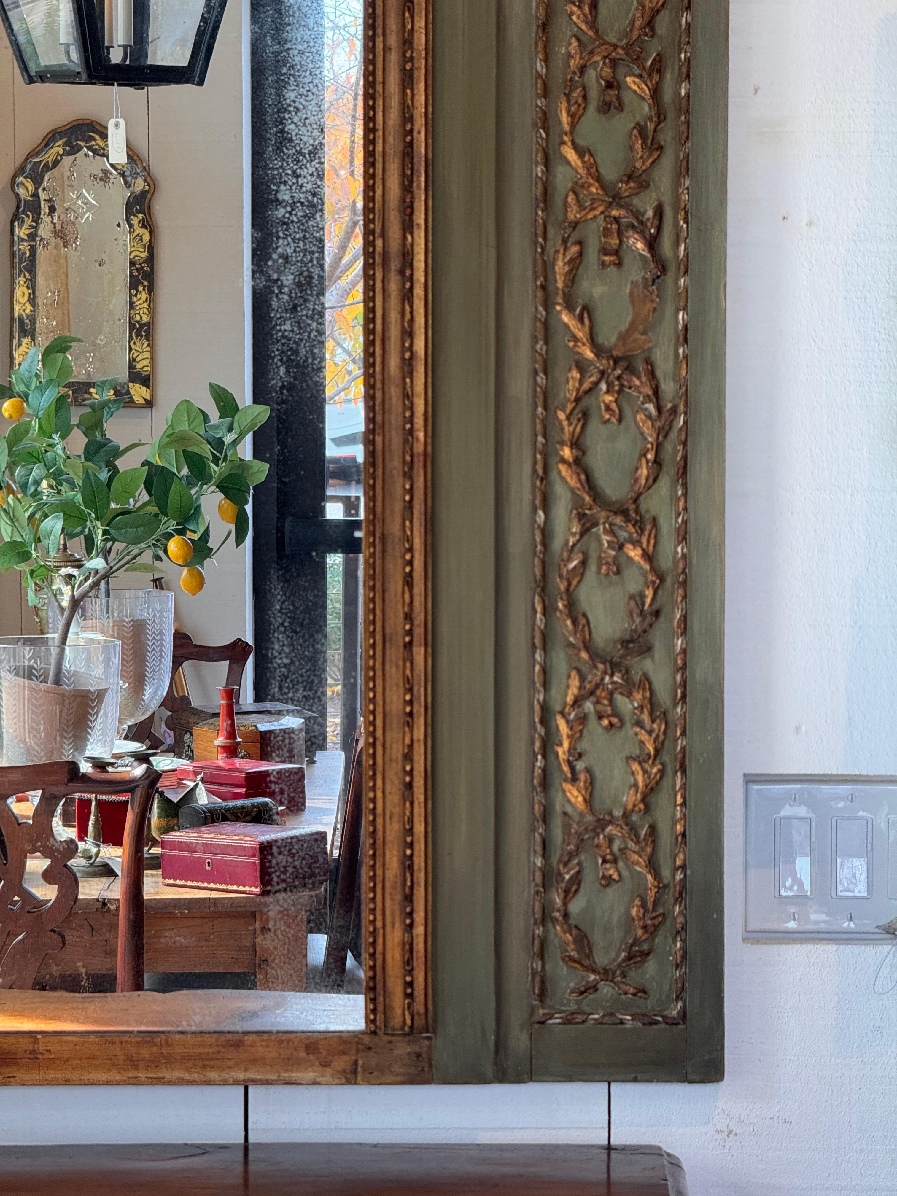 Specchio francese del XIX secolo In condizioni buone in vendita a Charlottesville, VA