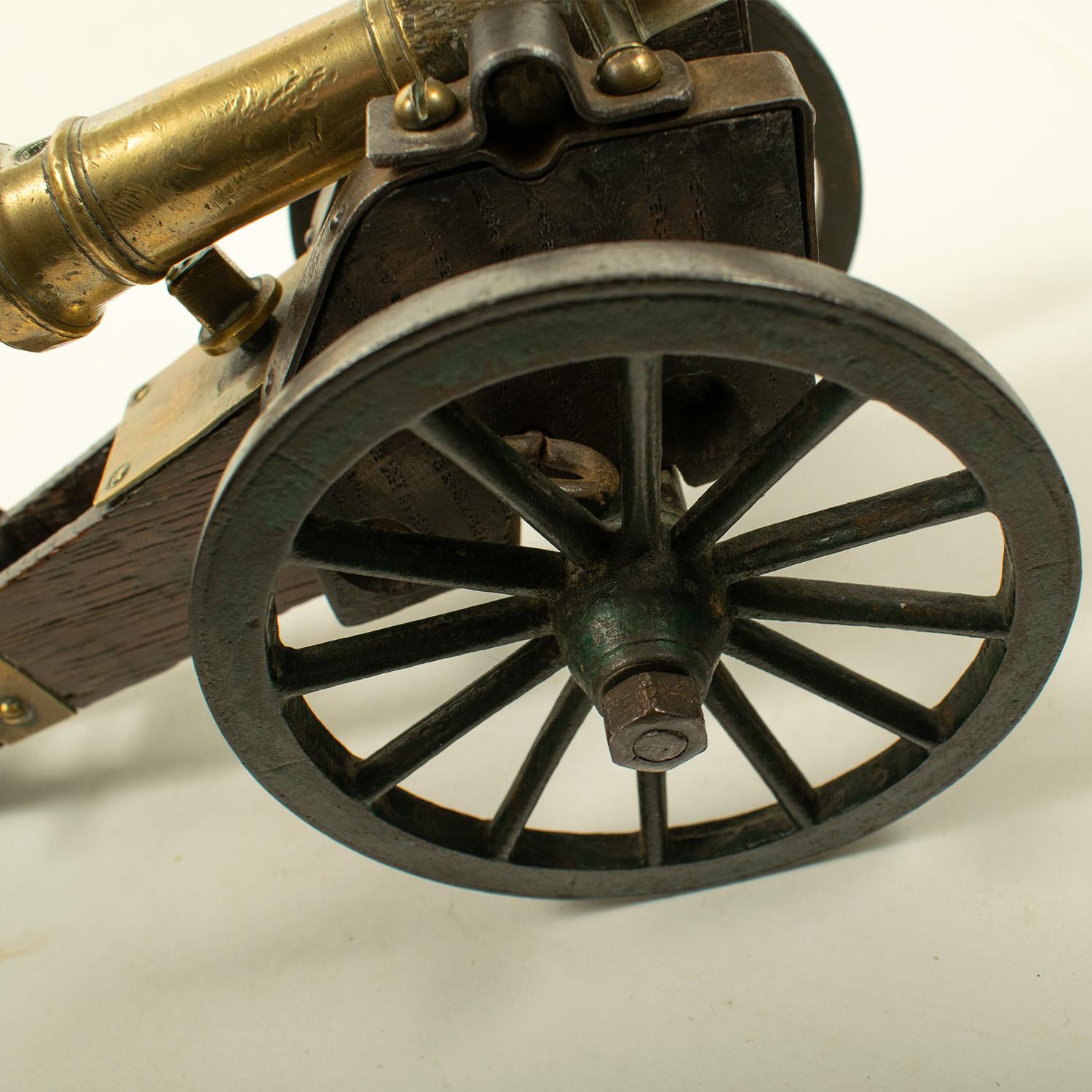 Modèle FIELD / CANON FRANÇAIS du 19ème siècle en vente 5