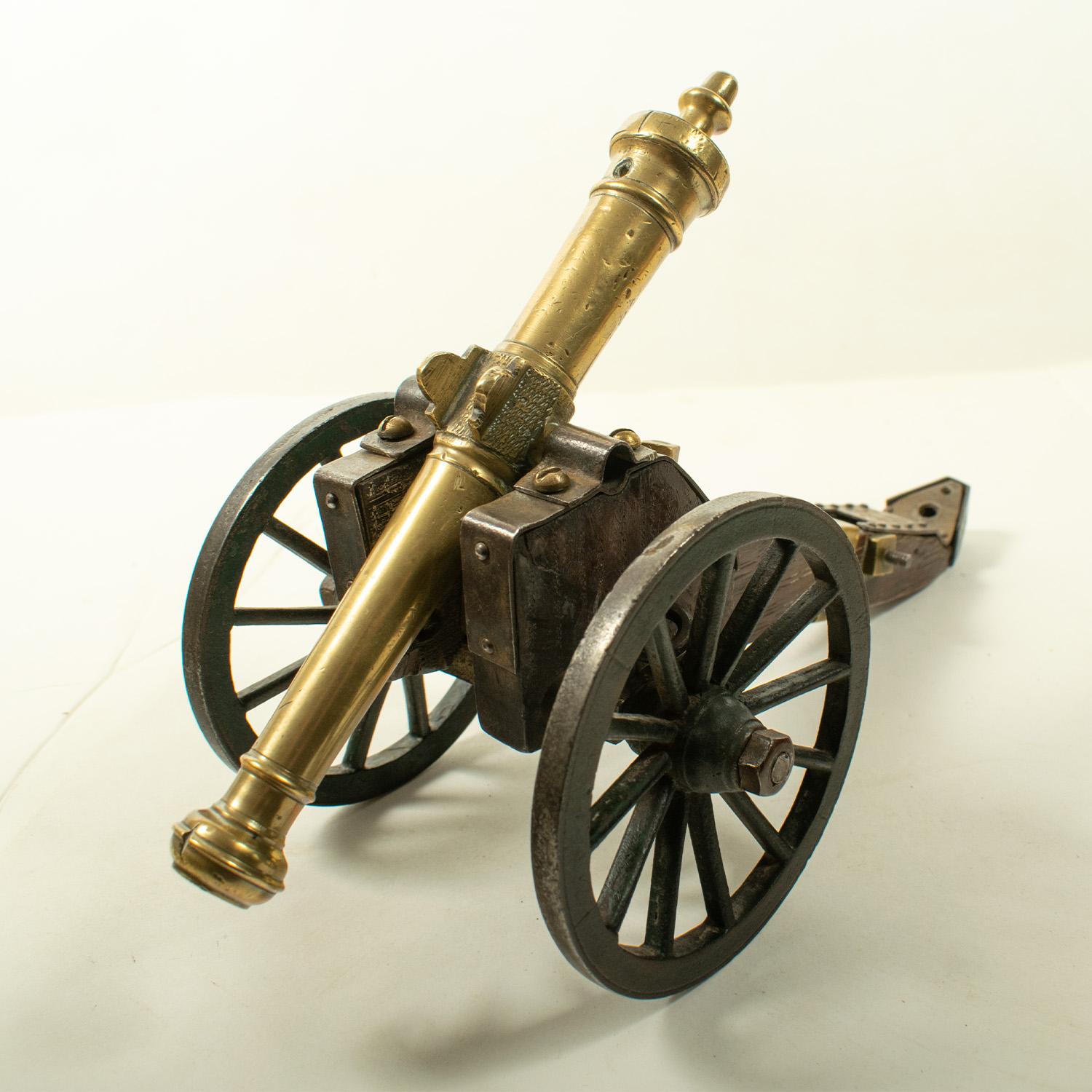 Modèle FIELD / CANON FRANÇAIS du 19ème siècle en vente 7
