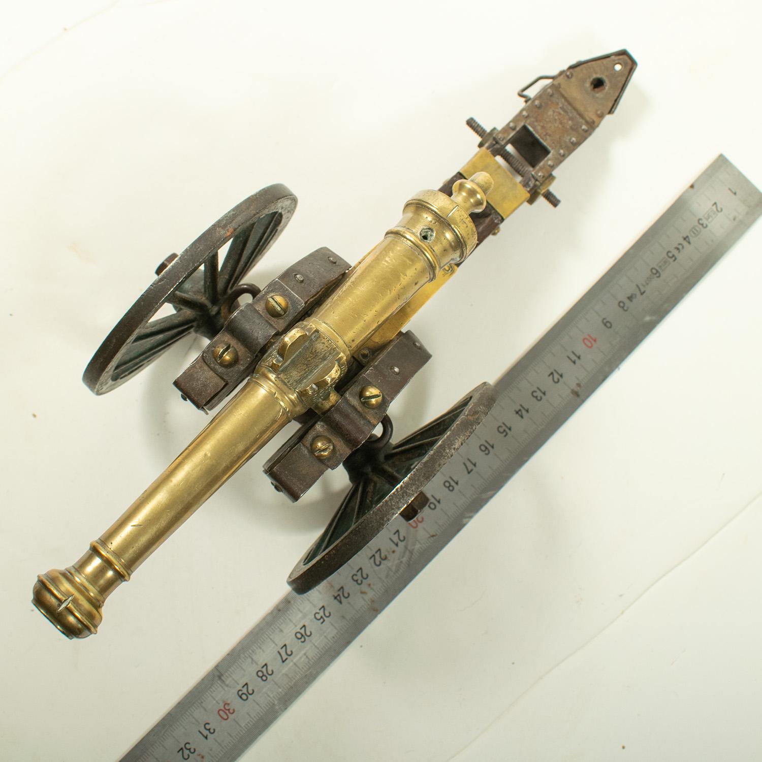Modèle FIELD / CANON FRANÇAIS du 19ème siècle en vente 9
