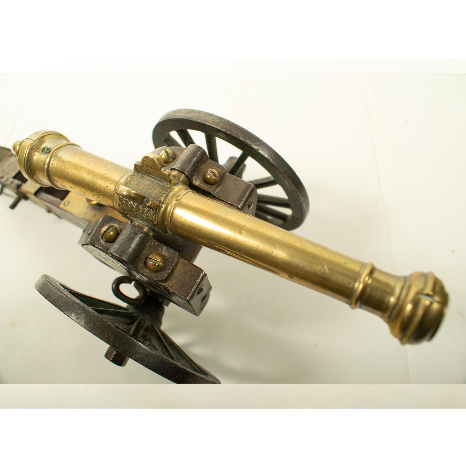 Modèle FIELD / CANON FRANÇAIS du 19ème siècle en vente 4