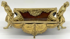 Centrotavola figurativo moresco francese in bronzo dorato del XIX secolo