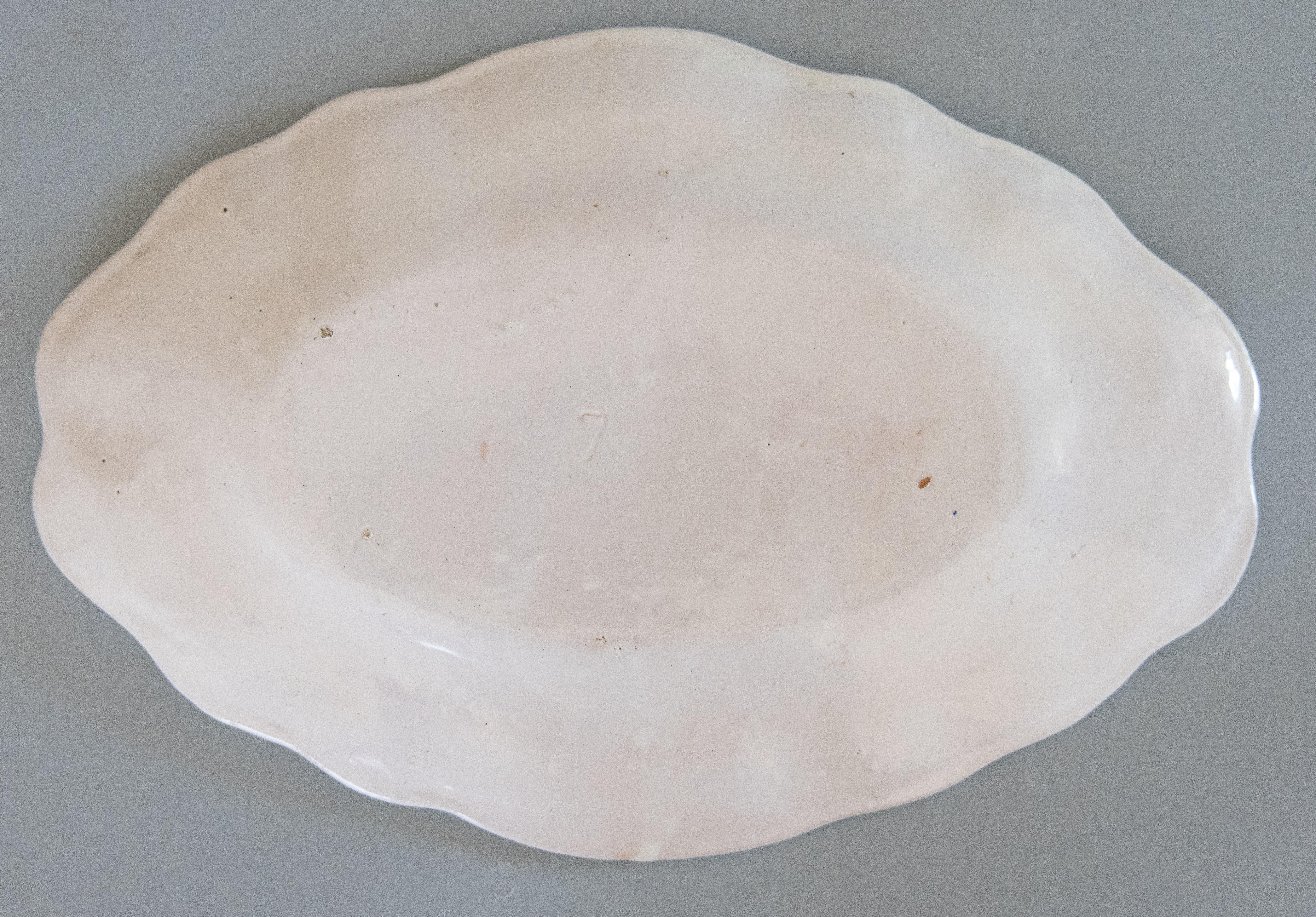 19th Century French Moustiers Faience Oval Scalloped Floral Wall Platter In Good Condition For Sale In Pearland, TX